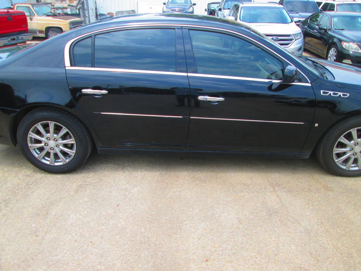 2010 BLACK Buick Lucerne (1G4HC5EM2AU) with an 3.9L V6 OHV 12V engine, 4-Speed Automatic transmission, located at 1815 NE 28th St., Fort Worth, TX, 76106, (817) 625-6251, 32.795582, -97.333069 - Photo#3