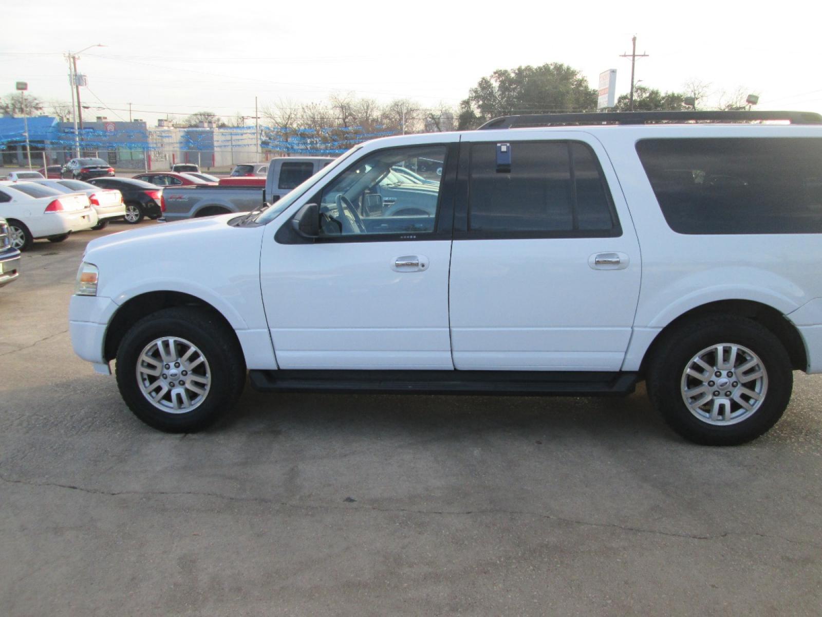 2011 WHITE Ford Expedition EL King Ranch 2WD (1FMJK1H53BE) with an 5.4L V8 SOHC 16V FFV engine, 6-Speed Automatic transmission, located at 1815 NE 28th St., Fort Worth, TX, 76106, (817) 625-6251, 32.795582, -97.333069 - Photo #9