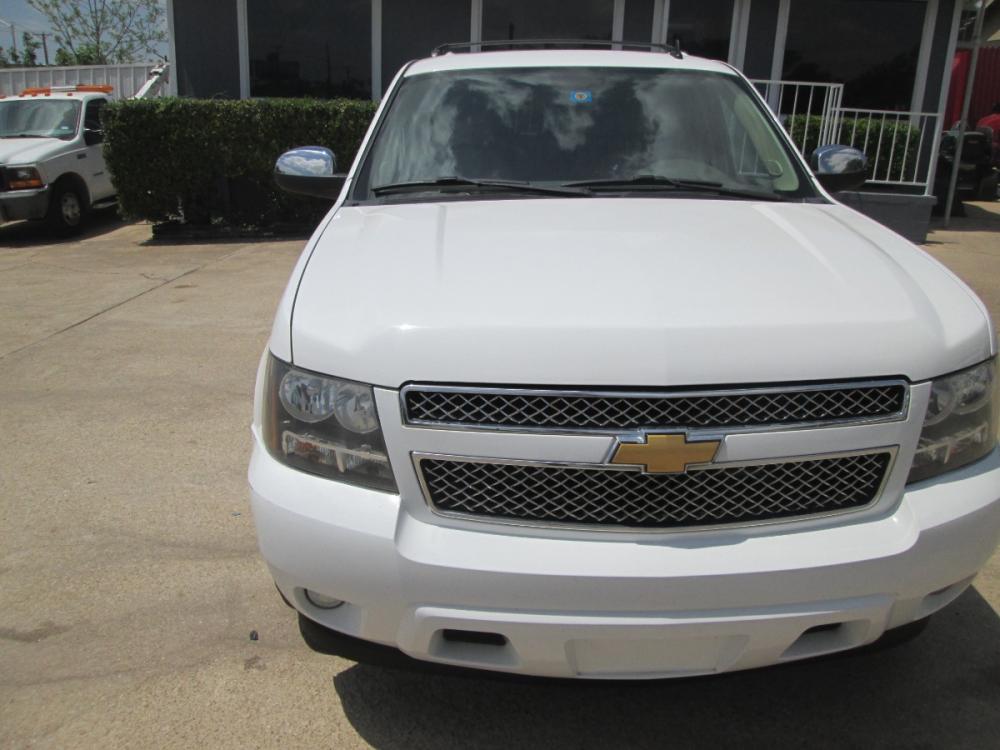 2012 WHITE Chevrolet Suburban LTZ 1500 2WD (1GNSCKE0XCR) with an 5.3L V8 OHV 16V FFV engine, 6-Speed Automatic transmission, located at 1815 NE 28th St., Fort Worth, TX, 76106, (817) 625-6251, 32.795582, -97.333069 - Photo #1