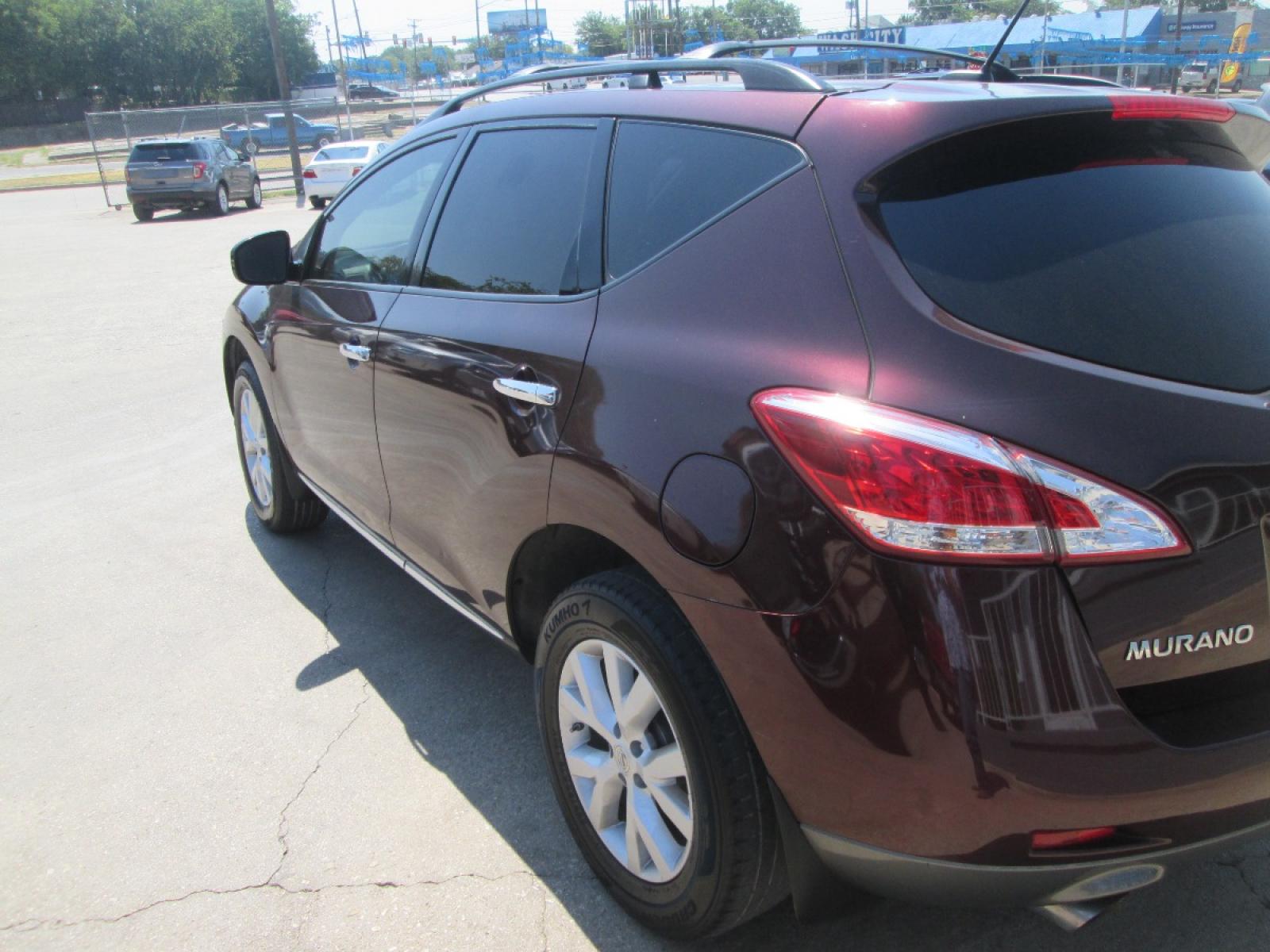 2014 RED Nissan Murano S (JN8AZ1MU6EW) with an 3.5L V6 DOHC 24V engine, Continuously Variable Transmission transmission, located at 1815 NE 28th St., Fort Worth, TX, 76106, (817) 625-6251, 32.795582, -97.333069 - Photo #7