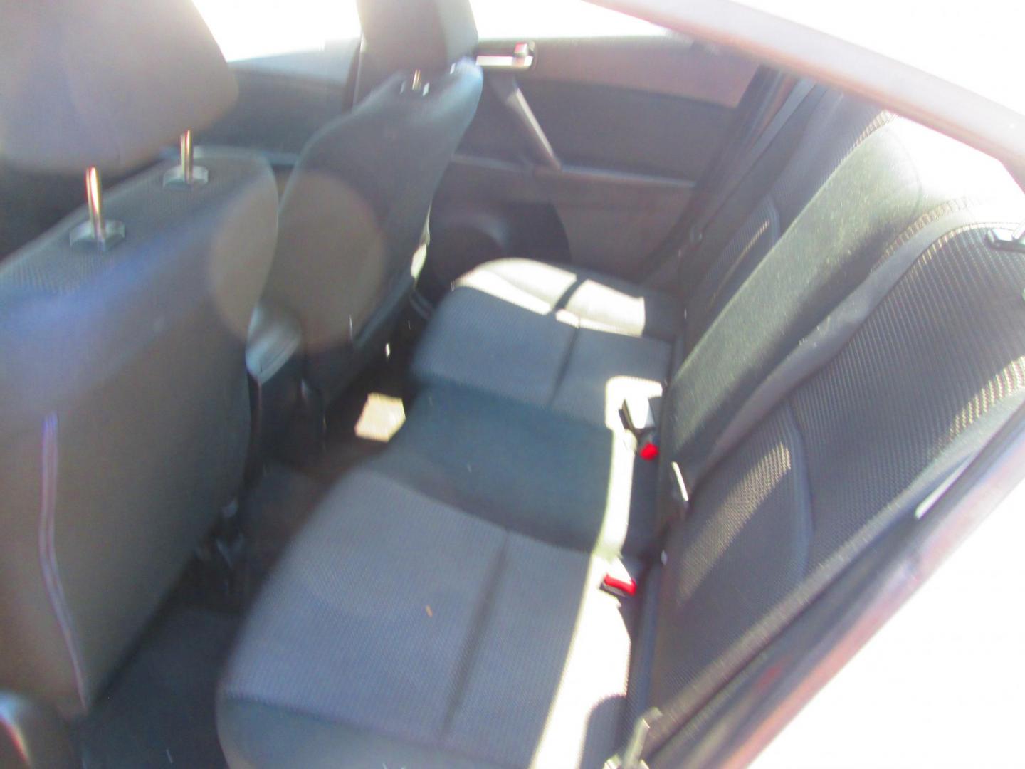 2013 WHITE Mazda MAZDA3 i SV MT 4-Door (JM1BL1TFXD1) with an 2.0L L4 DOHC 16V engine, 5-Speed Manual transmission, located at 1815 NE 28th St., Fort Worth, TX, 76106, (817) 625-6251, 32.795582, -97.333069 - Photo#8