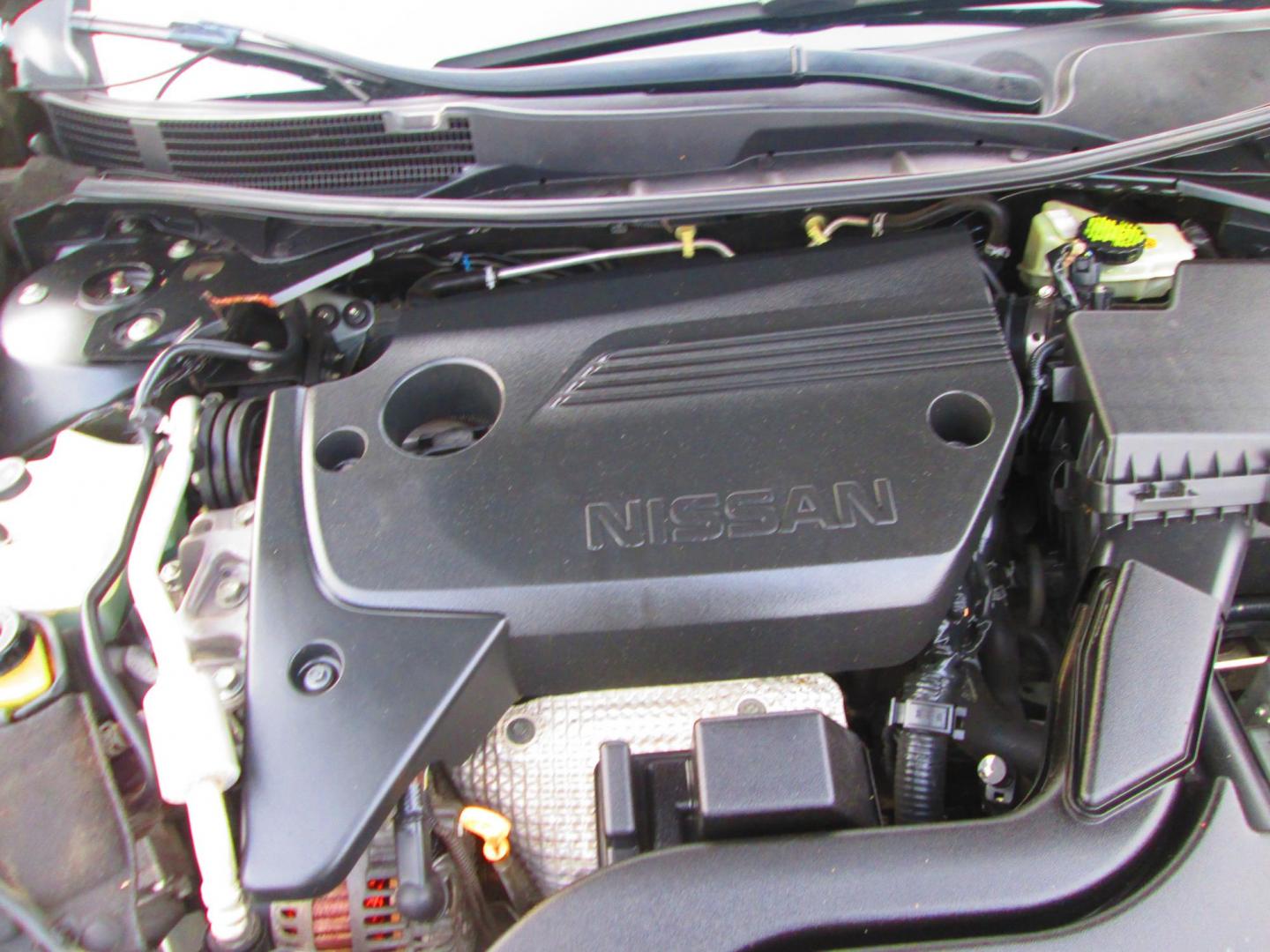 2017 BLACK Nissan Altima 2.5 S (1N4AL3AP2HC) with an 2.5L L4 DOHC 16V engine, CVT transmission, located at 1815 NE 28th St., Fort Worth, TX, 76106, (817) 625-6251, 32.795582, -97.333069 - Photo#11