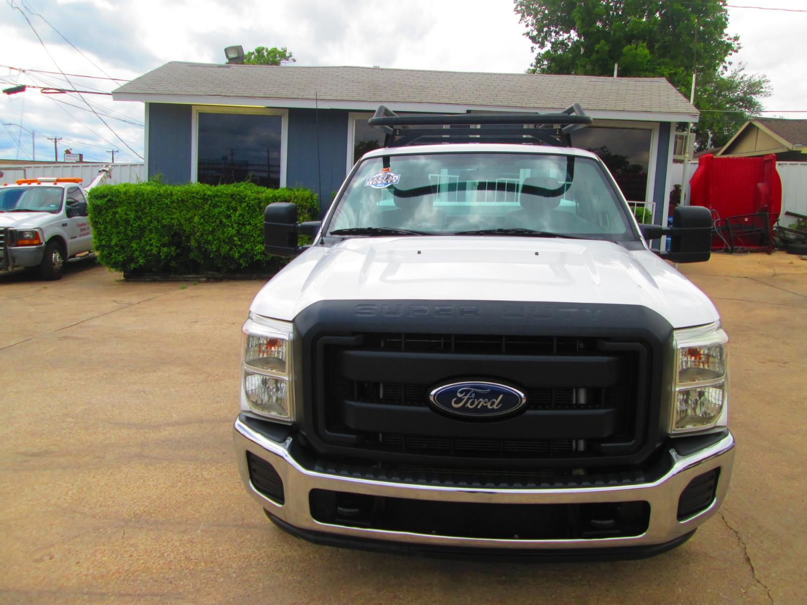 2014 WHITE Ford F-250 SD XL 2WD (1FTBF2A69EE) with an 6.2L V8 OHV 16V engine, 6-Speed Automatic transmission, located at 1815 NE 28th St., Fort Worth, TX, 76106, (817) 625-6251, 32.795582, -97.333069 - Photo #1