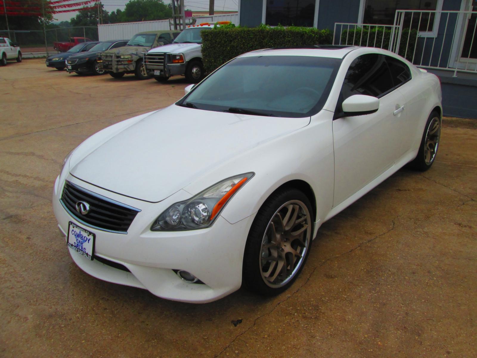 2013 WHITE Infiniti G Coupe x AWD (JN1CV6EL6DM) with an 3.7L V6 DOHC 24V engine, 5-Speed Automatic transmission, located at 1815 NE 28th St., Fort Worth, TX, 76106, (817) 625-6251, 32.795582, -97.333069 - Photo #0