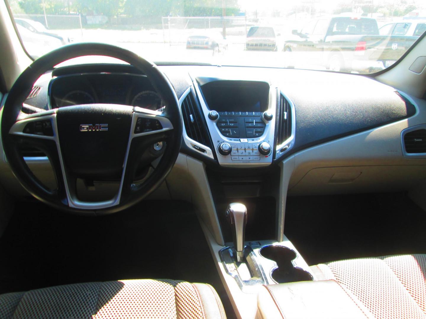 2015 BLACK GMC Terrain SLE2 FWD (2GKALREK5F6) with an 2.4L L4 DOHC 16V FFV engine, 6-Speed Automatic transmission, located at 1815 NE 28th St., Fort Worth, TX, 76106, (817) 625-6251, 32.795582, -97.333069 - Photo#10