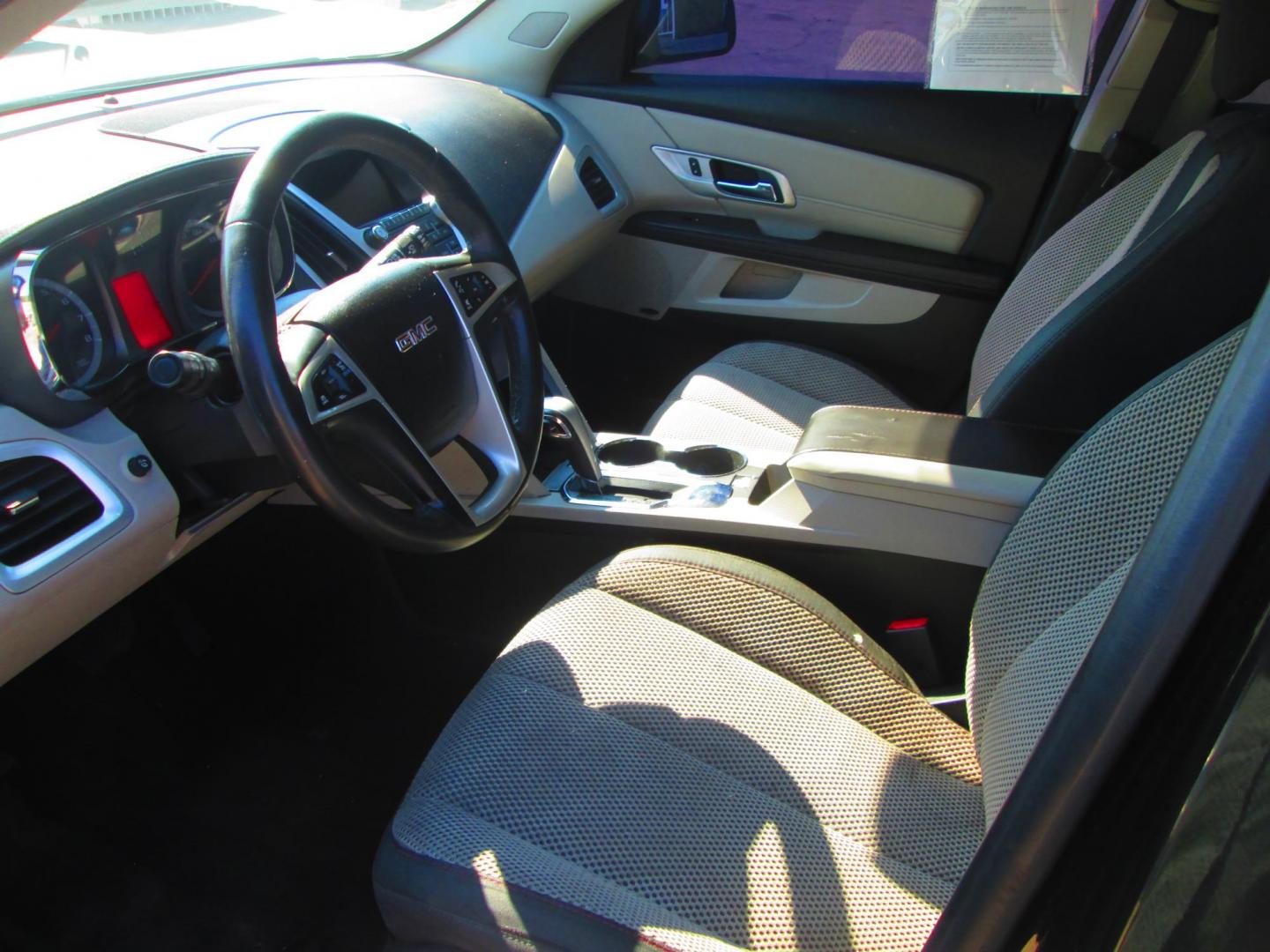 2015 BLACK GMC Terrain SLE2 FWD (2GKALREK5F6) with an 2.4L L4 DOHC 16V FFV engine, 6-Speed Automatic transmission, located at 1815 NE 28th St., Fort Worth, TX, 76106, (817) 625-6251, 32.795582, -97.333069 - Photo#11