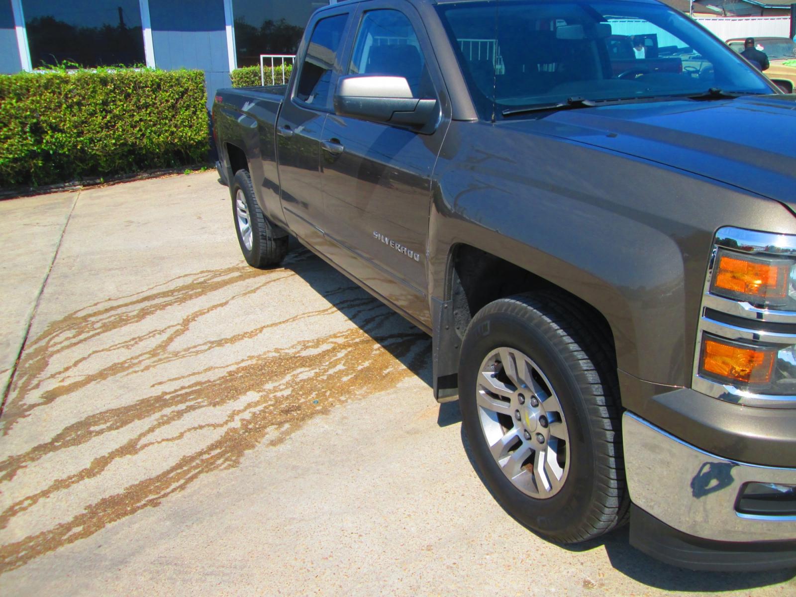 2015 BROWN Chevrolet Silverado 1500 LT Double Cab 4WD (1GCVKREC4FZ) with an 5.3L V8 OHV 16V engine, 6-Speed Automatic transmission, located at 1815 NE 28th St., Fort Worth, TX, 76106, (817) 625-6251, 32.795582, -97.333069 - Photo #2