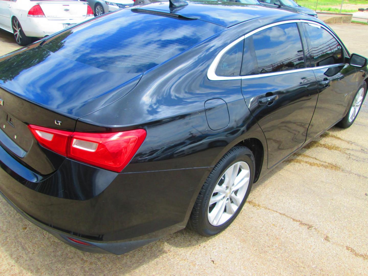 2018 BLACK Chevrolet Malibu LT (1G1ZD5ST3JF) with an 1.5L L4 DOHC 16V engine, 6A transmission, located at 1815 NE 28th St., Fort Worth, TX, 76106, (817) 625-6251, 32.795582, -97.333069 - Photo#4