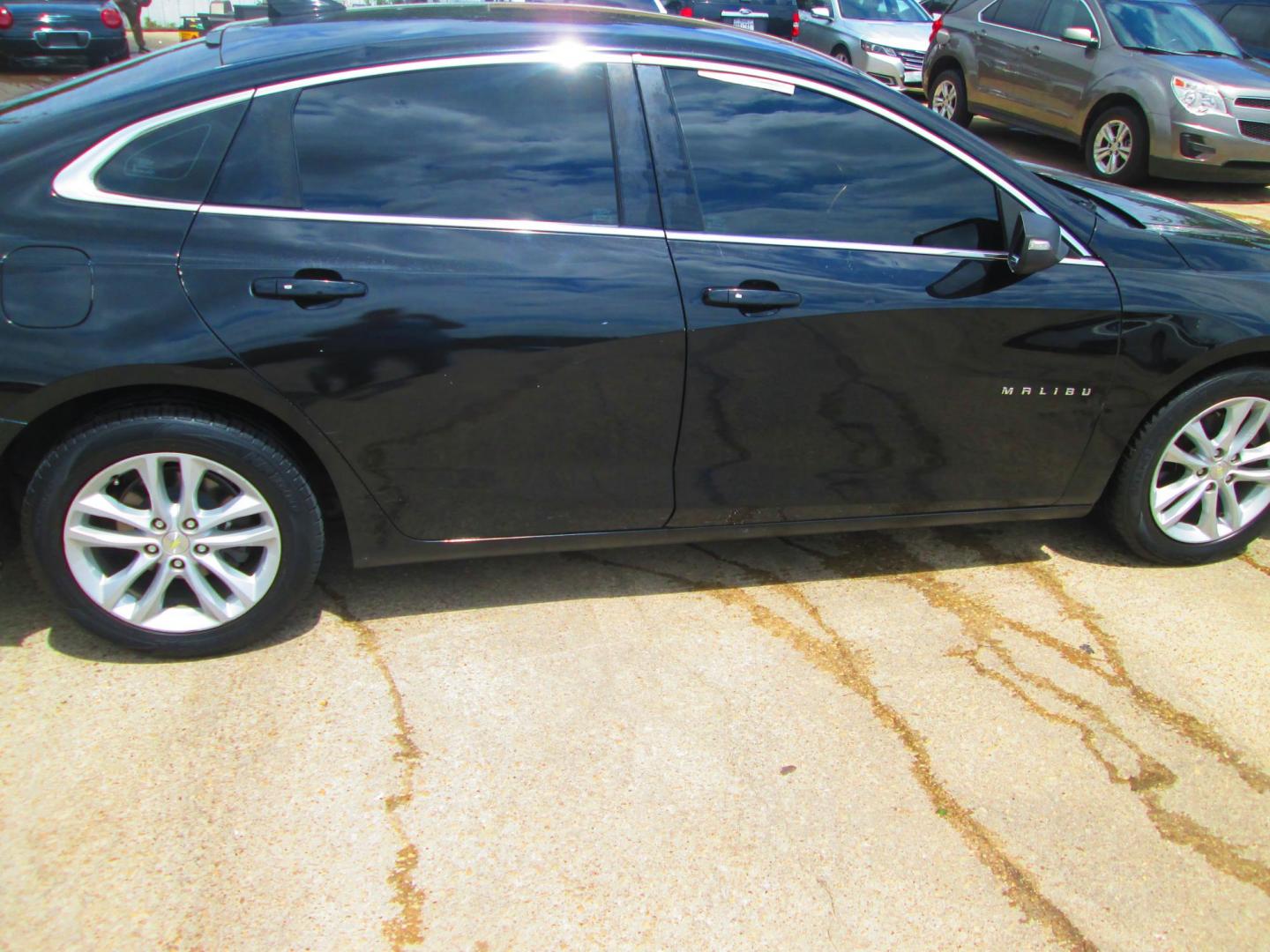 2018 BLACK Chevrolet Malibu LT (1G1ZD5ST3JF) with an 1.5L L4 DOHC 16V engine, 6A transmission, located at 1815 NE 28th St., Fort Worth, TX, 76106, (817) 625-6251, 32.795582, -97.333069 - Photo#3