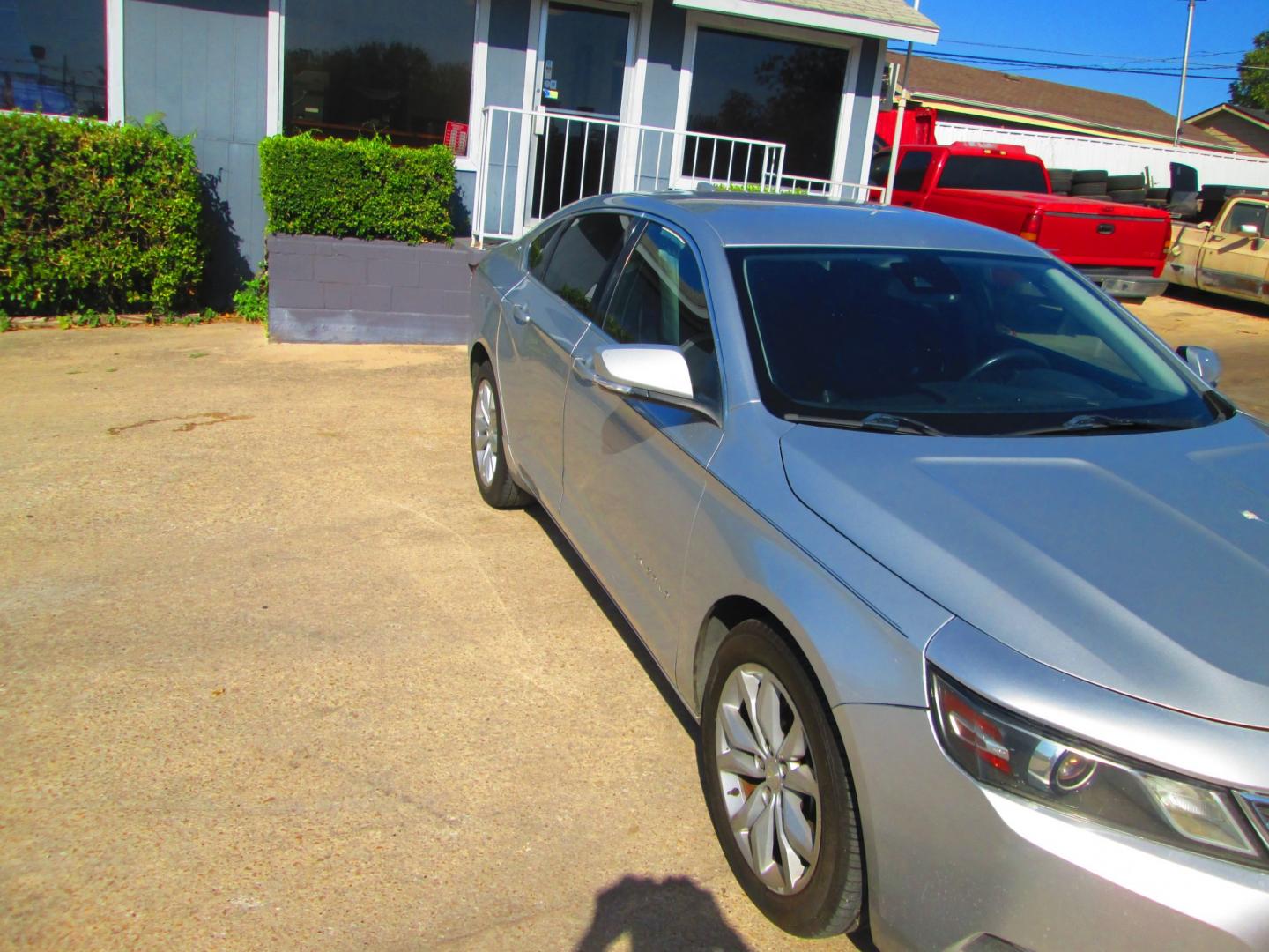 2017 SILVER Chevrolet Impala LT (2G1105S31H9) with an 3.6L V6 DOHC 24V engine, 6A transmission, located at 1815 NE 28th St., Fort Worth, TX, 76106, (817) 625-6251, 32.795582, -97.333069- Photo#2