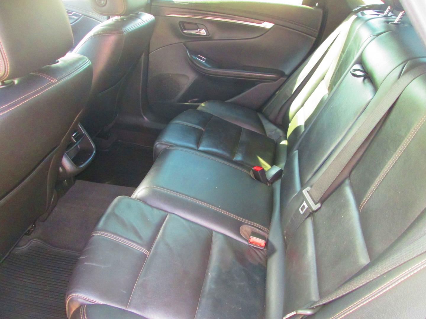 2017 SILVER Chevrolet Impala LT (2G1105S31H9) with an 3.6L V6 DOHC 24V engine, 6A transmission, located at 1815 NE 28th St., Fort Worth, TX, 76106, (817) 625-6251, 32.795582, -97.333069- Photo#8