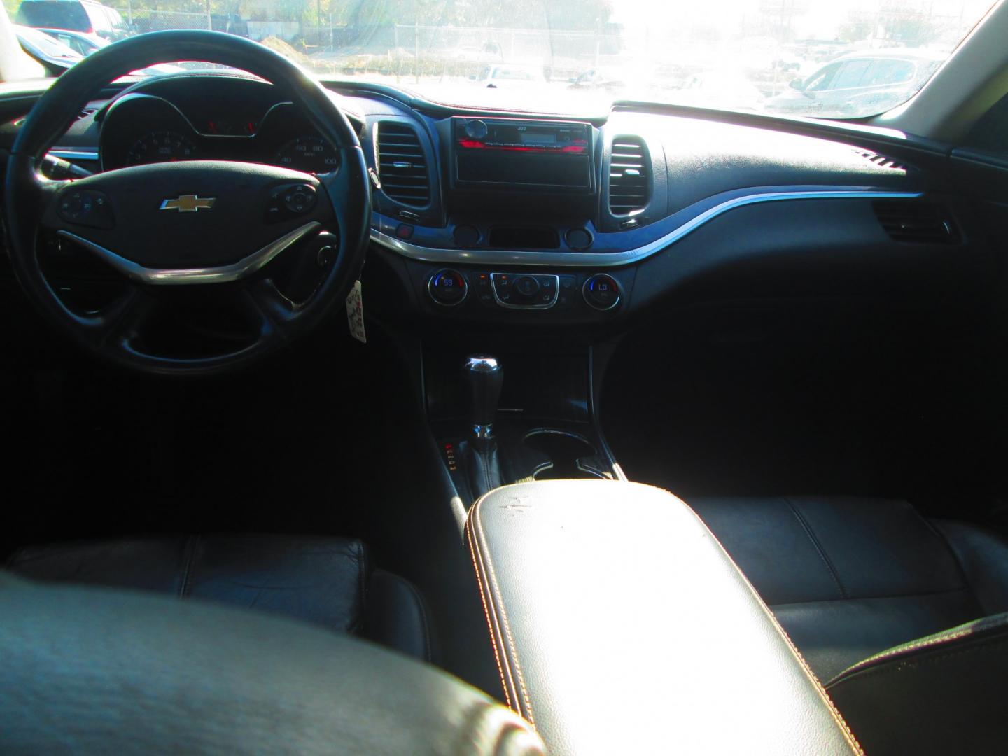 2017 SILVER Chevrolet Impala LT (2G1105S31H9) with an 3.6L V6 DOHC 24V engine, 6A transmission, located at 1815 NE 28th St., Fort Worth, TX, 76106, (817) 625-6251, 32.795582, -97.333069- Photo#9