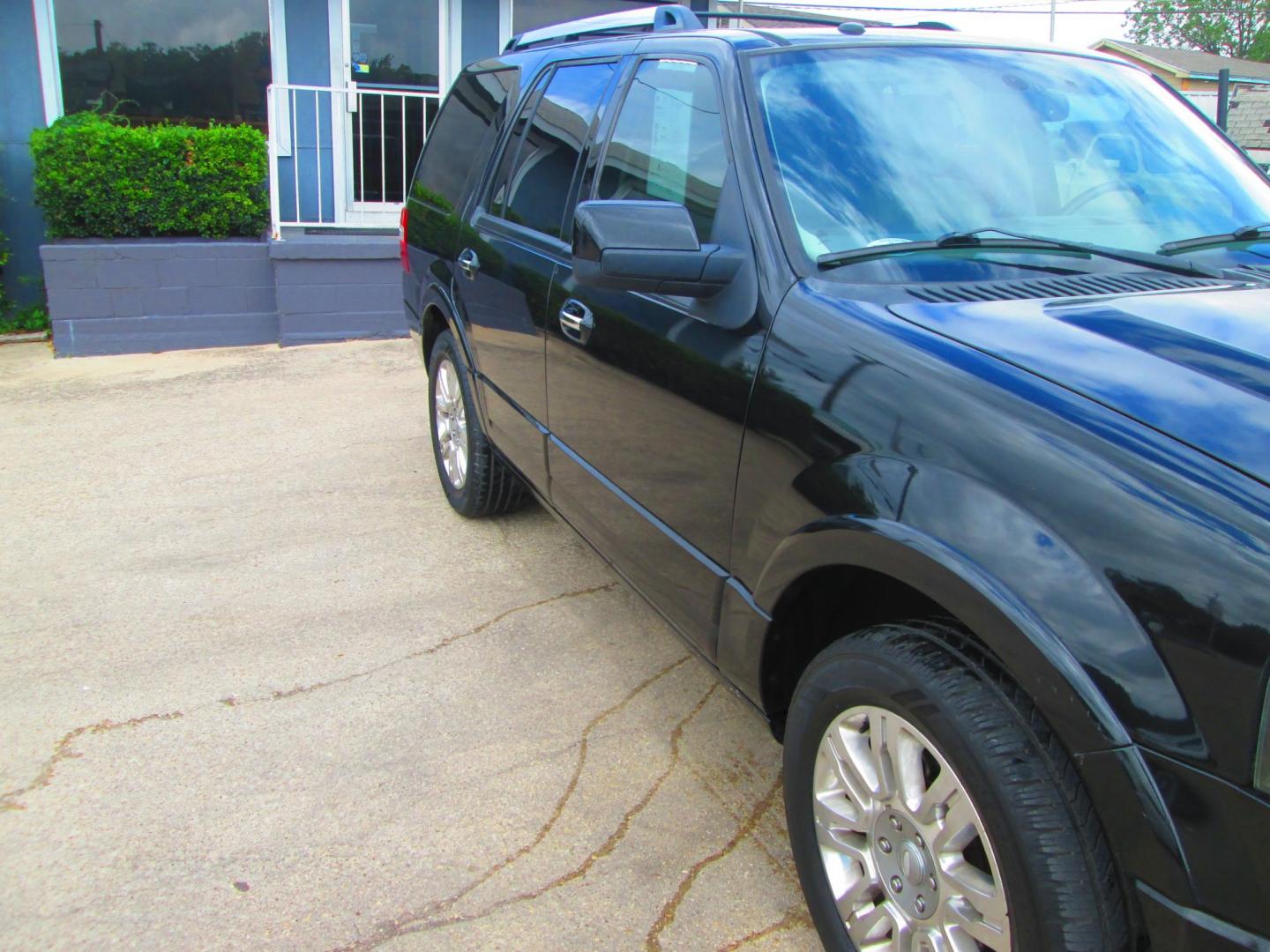 2013 BLACK Ford Expedition (1FMJU1K55DE) , located at 1815 NE 28th St., Fort Worth, TX, 76106, (817) 625-6251, 32.795582, -97.333069 - Photo#2