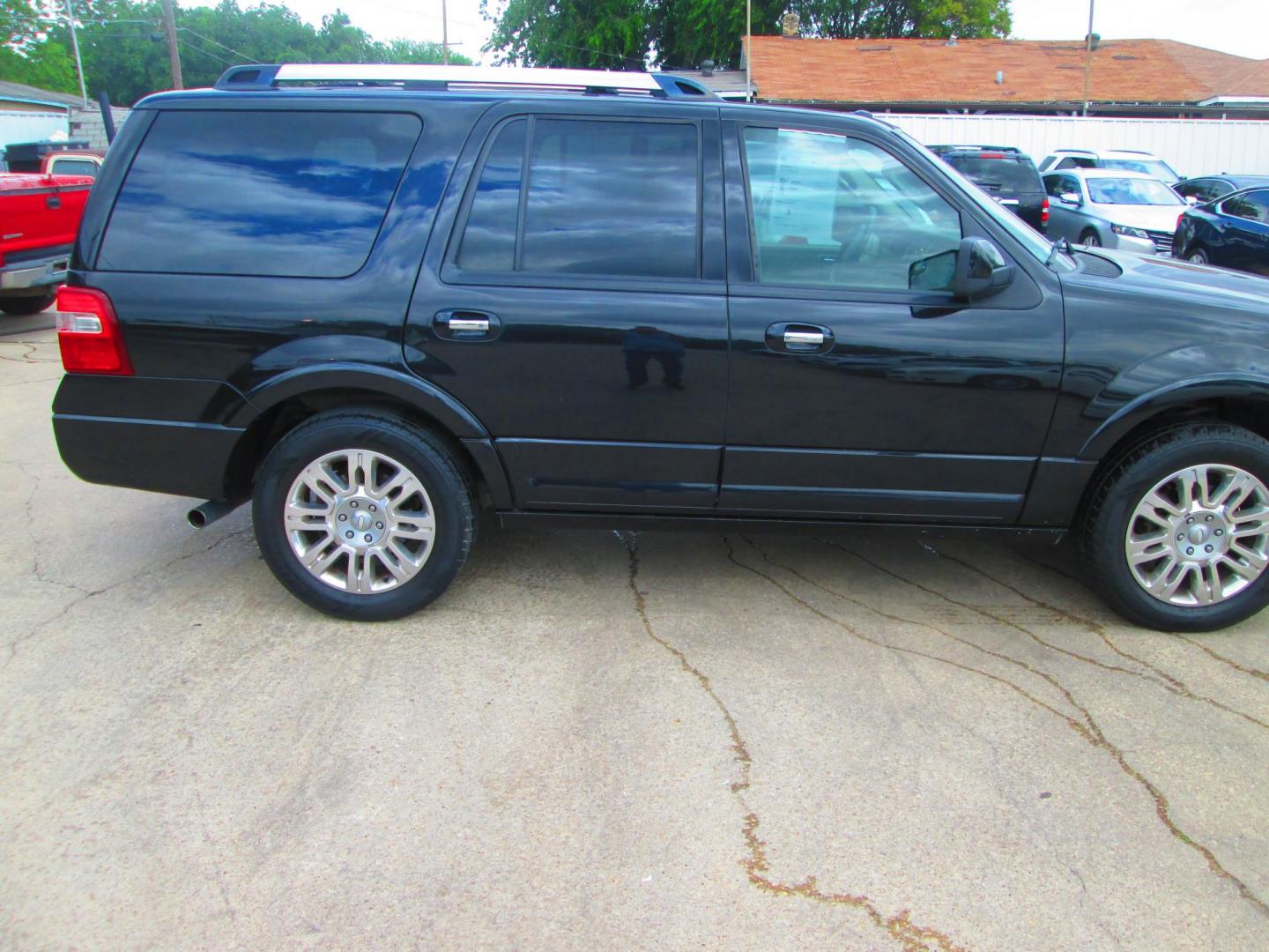 2013 BLACK Ford Expedition (1FMJU1K55DE) , located at 1815 NE 28th St., Fort Worth, TX, 76106, (817) 625-6251, 32.795582, -97.333069 - Photo#3