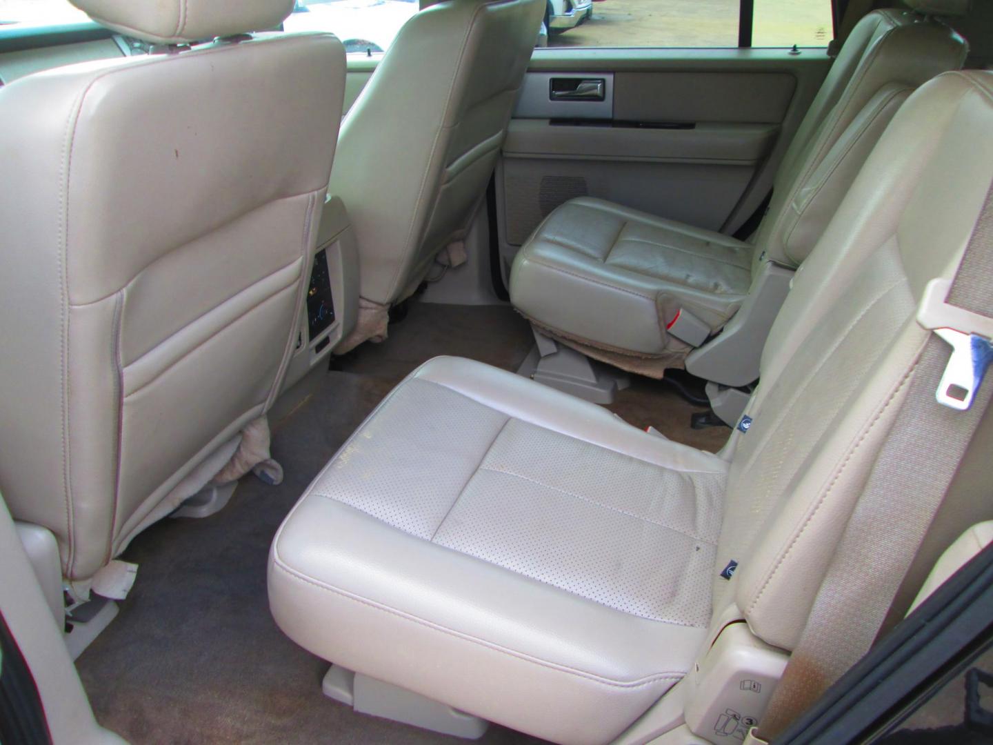 2013 BLACK Ford Expedition (1FMJU1K55DE) , located at 1815 NE 28th St., Fort Worth, TX, 76106, (817) 625-6251, 32.795582, -97.333069 - Photo#9