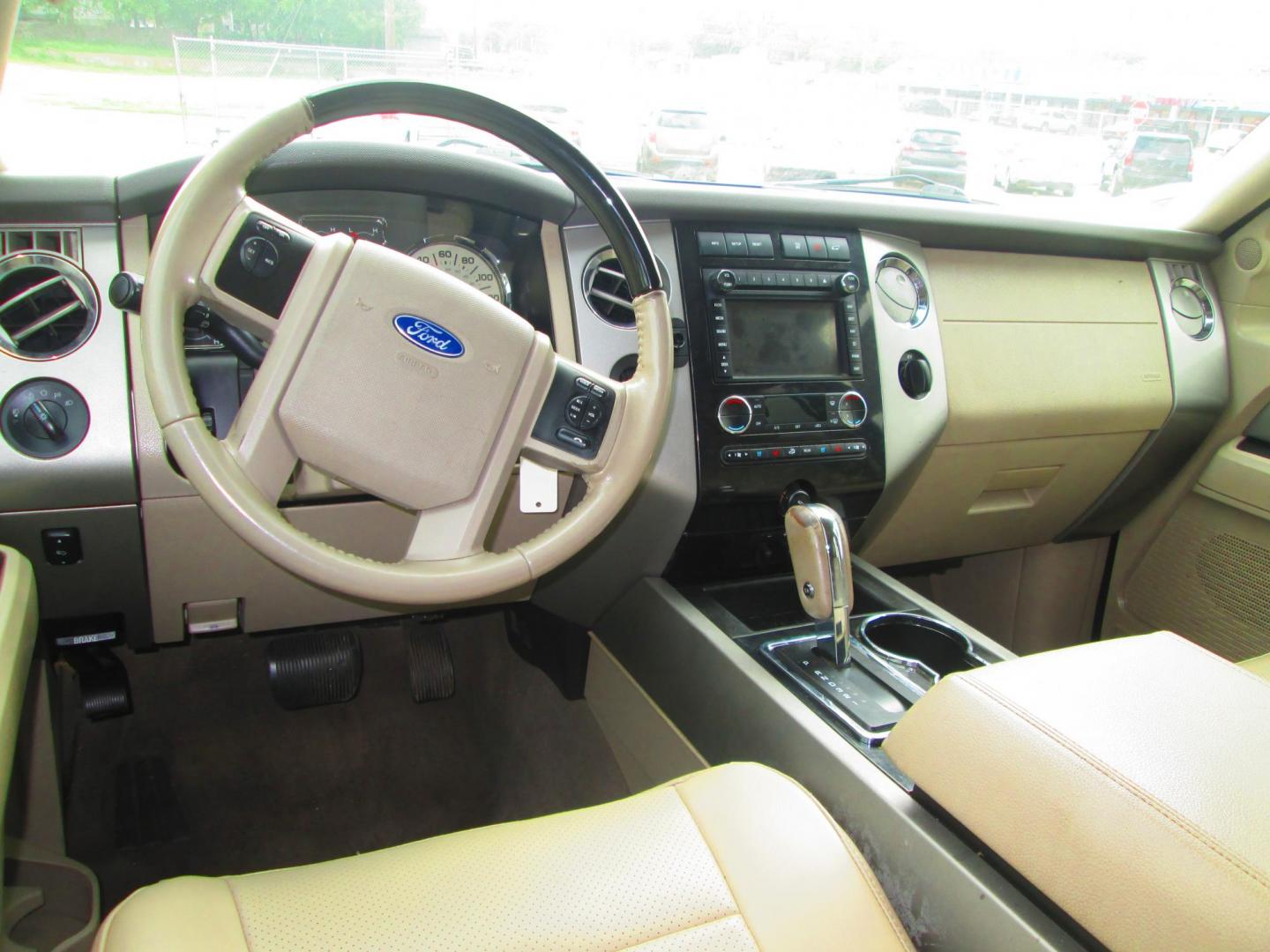 2013 BLACK Ford Expedition (1FMJU1K55DE) , located at 1815 NE 28th St., Fort Worth, TX, 76106, (817) 625-6251, 32.795582, -97.333069 - Photo#10