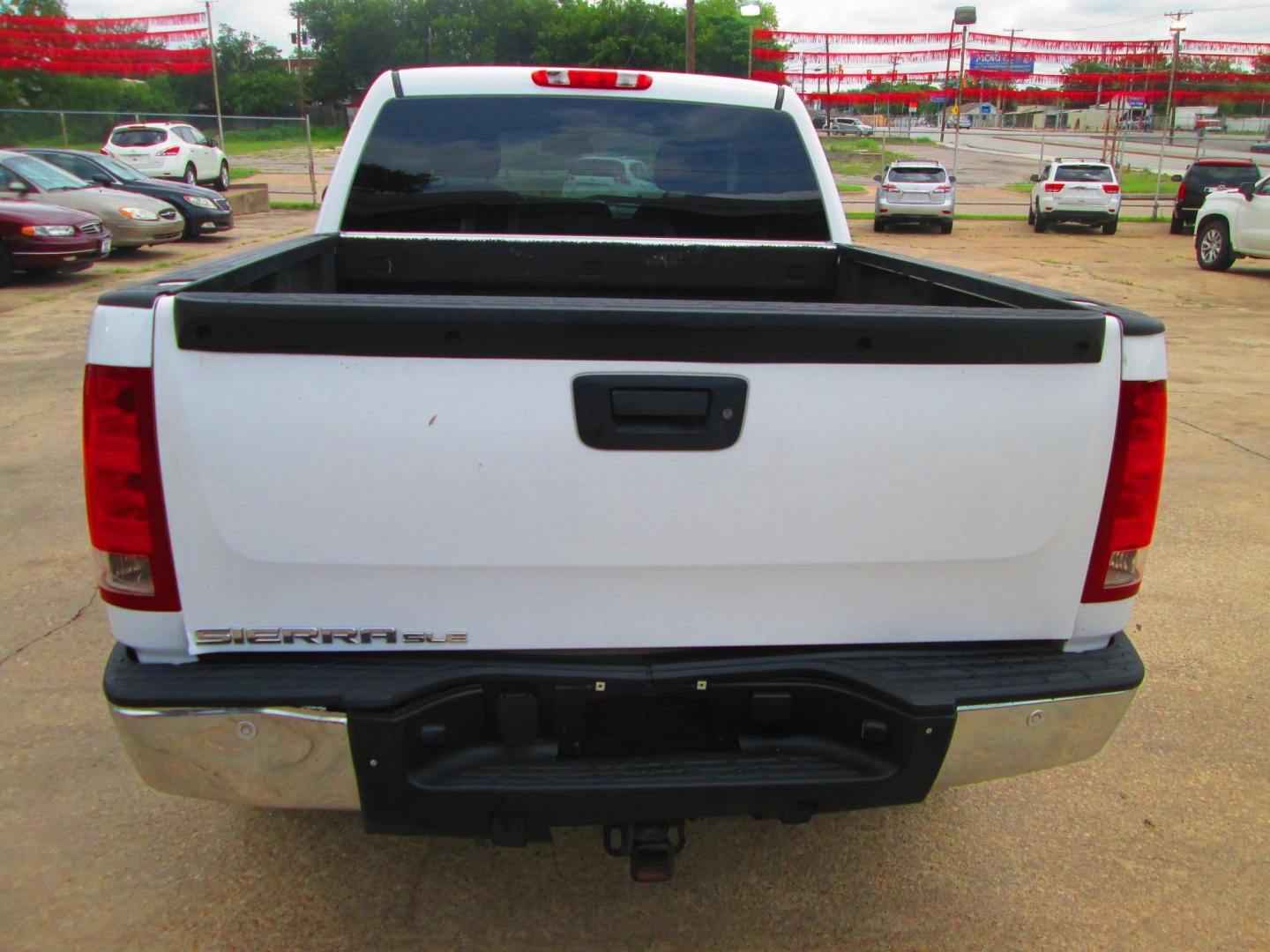 2009 WHITE GMC Sierra 1500 (3GTEC23J59G) , located at 1815 NE 28th St., Fort Worth, TX, 76106, (817) 625-6251, 32.795582, -97.333069 - Photo#5