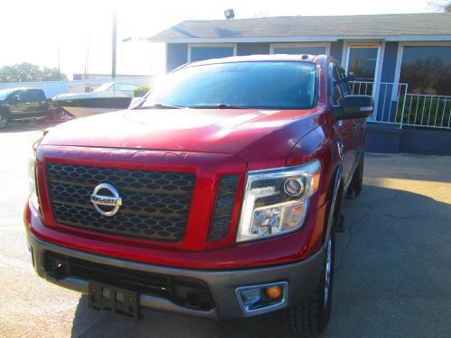 2017 Nissan Titan Platinum Reserve Crew Cab 4WD