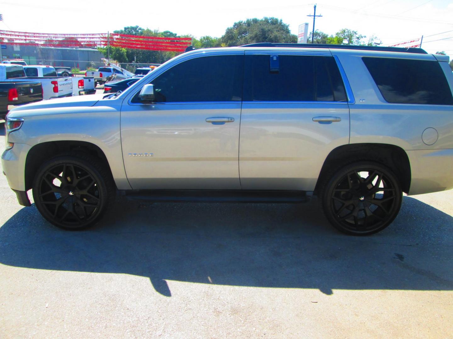 2015 GOLD Chevrolet Tahoe LT 2WD (1GNSCBKC3FR) with an 5.3L V8 OHV 16V engine, 6-Speed Automatic transmission, located at 1815 NE 28th St., Fort Worth, TX, 76106, (817) 625-6251, 32.795582, -97.333069 - Photo#8