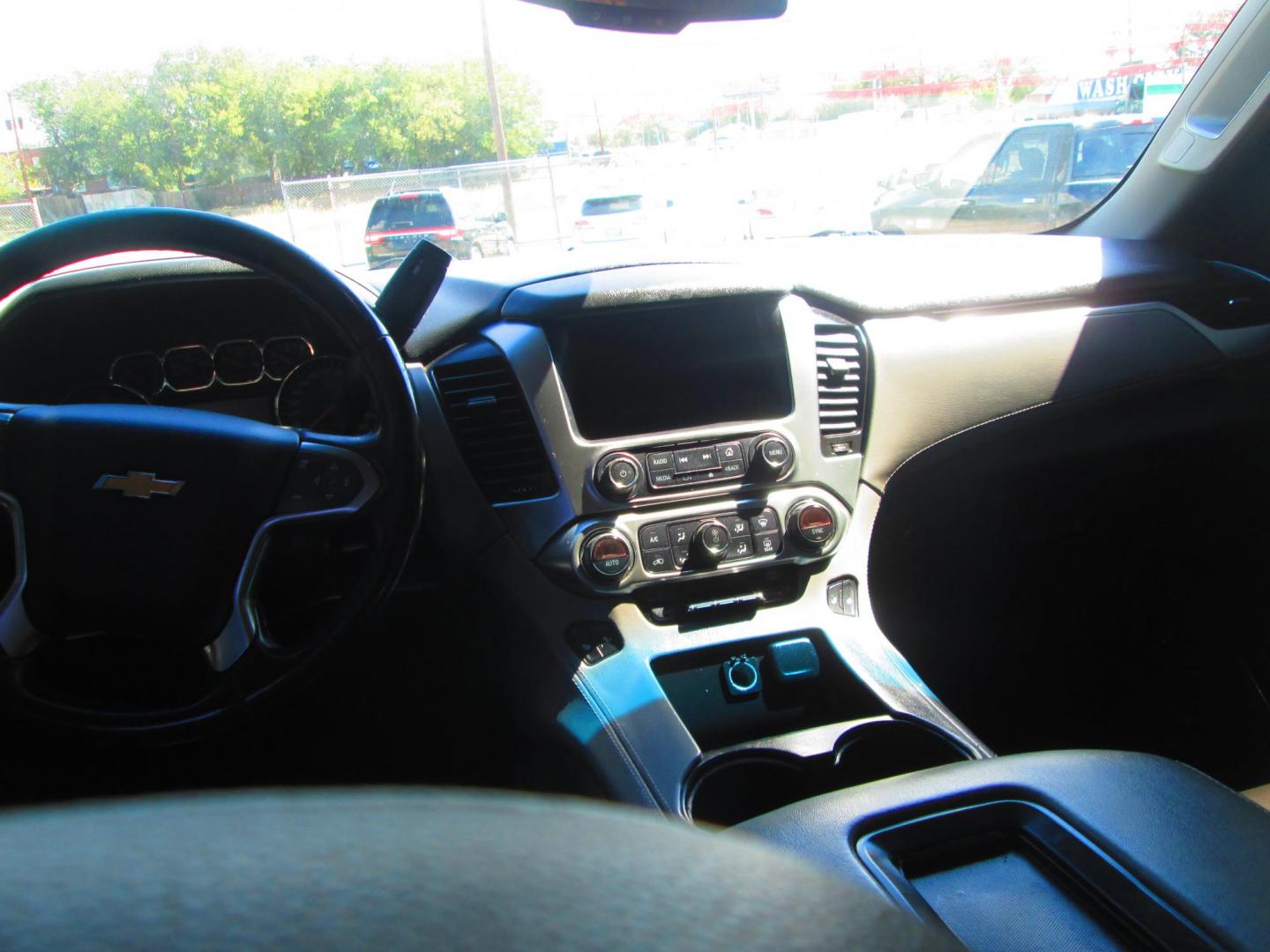 2015 GOLD Chevrolet Tahoe LT 2WD (1GNSCBKC3FR) with an 5.3L V8 OHV 16V engine, 6-Speed Automatic transmission, located at 1815 NE 28th St., Fort Worth, TX, 76106, (817) 625-6251, 32.795582, -97.333069 - Photo#10