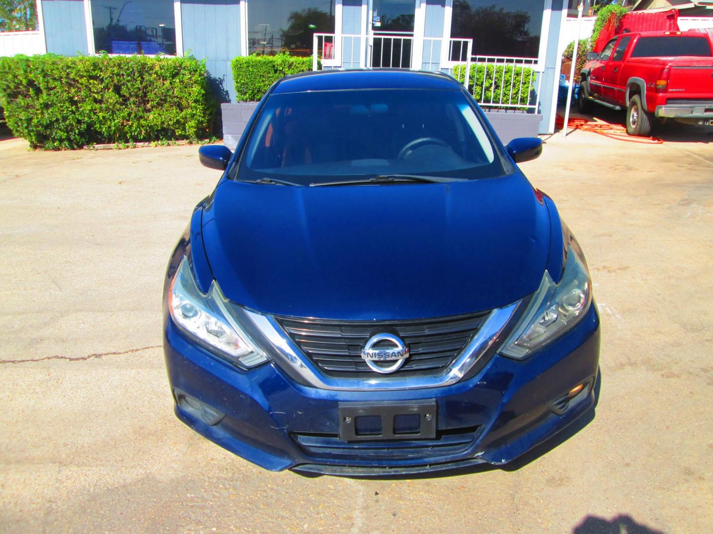 2018 BLUE Nissan Altima 2.5 (1N4AL3AP2JC) with an 2.5L L4 DOHC 16V engine, CVT transmission, located at 1815 NE 28th St., Fort Worth, TX, 76106, (817) 625-6251, 32.795582, -97.333069- Photo#1