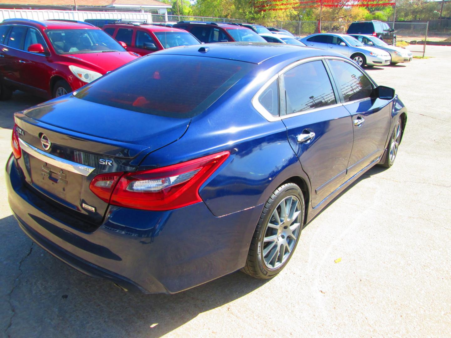 2018 BLUE Nissan Altima 2.5 (1N4AL3AP2JC) with an 2.5L L4 DOHC 16V engine, CVT transmission, located at 1815 NE 28th St., Fort Worth, TX, 76106, (817) 625-6251, 32.795582, -97.333069- Photo#4