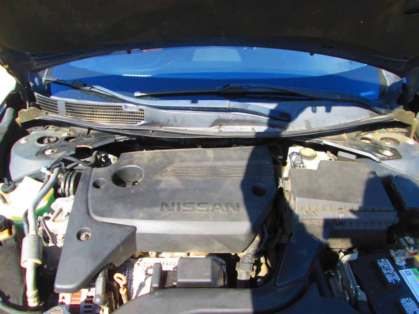 2018 BLUE Nissan Altima 2.5 (1N4AL3AP2JC) with an 2.5L L4 DOHC 16V engine, CVT transmission, located at 1815 NE 28th St., Fort Worth, TX, 76106, (817) 625-6251, 32.795582, -97.333069- Photo#10