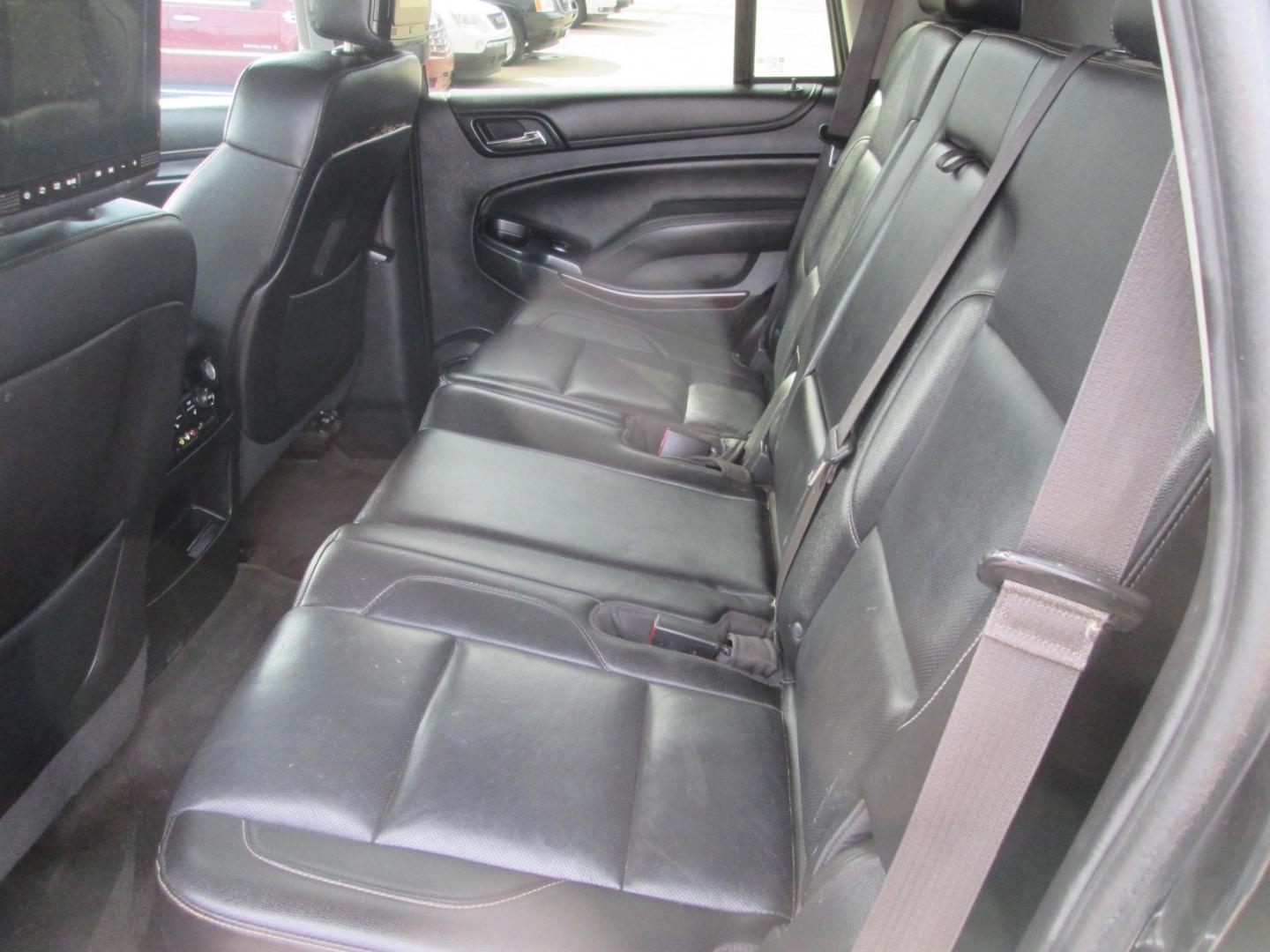 2015 BLACK GMC Yukon SLT 4WD (1GKS2BKC0FR) with an 5.3L V8 OHV 16V FFV engine, 6-Speed Automatic transmission, located at 1815 NE 28th St., Fort Worth, TX, 76106, (817) 625-6251, 32.795582, -97.333069 - Photo#10
