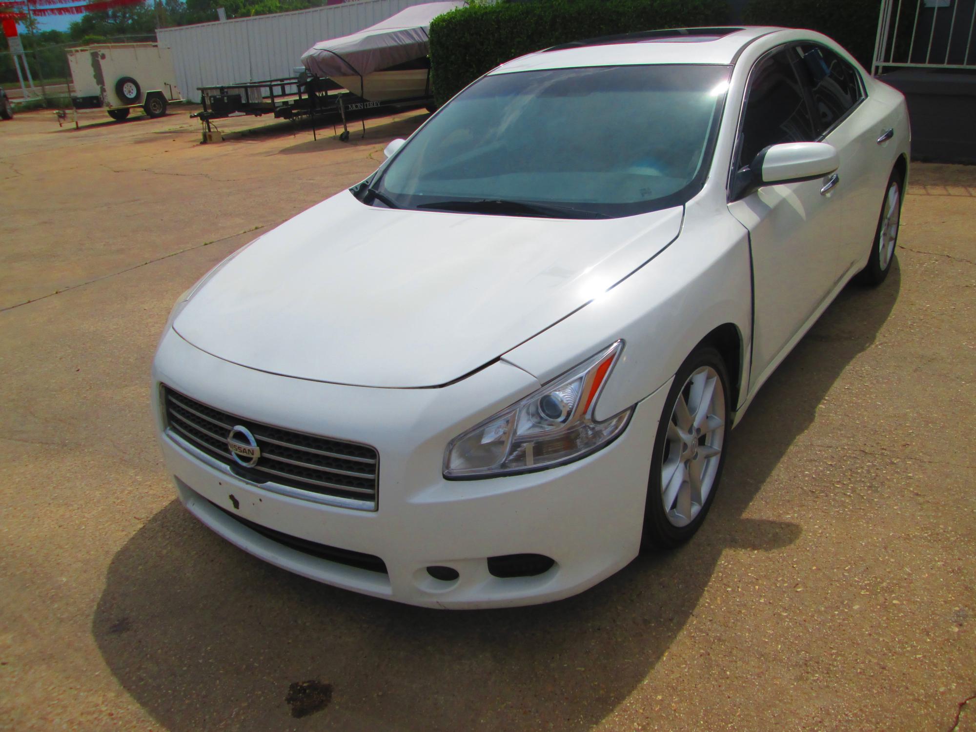 photo of 2014 Nissan Maxima SV