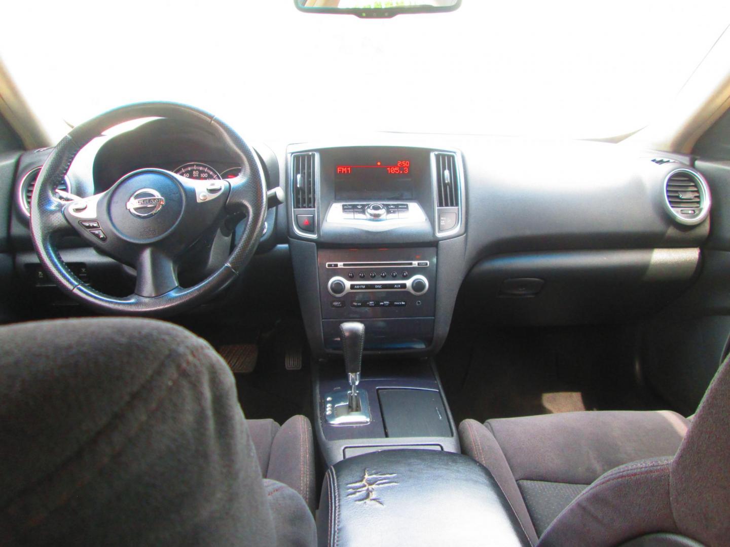 2014 WHITE Nissan Maxima SV (1N4AA5AP1EC) with an 3.5L V6 DOHC 24V engine, Continuously Variable Transmission transmission, located at 1815 NE 28th St., Fort Worth, TX, 76106, (817) 625-6251, 32.795582, -97.333069 - Photo#8