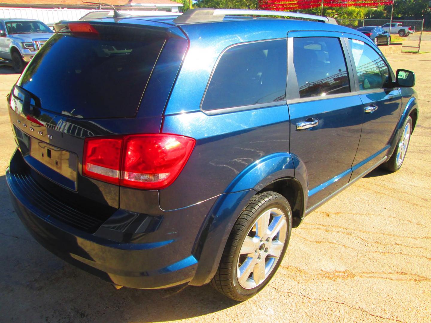 2015 BLUE Dodge Journey SE (3C4PDCAB3FT) with an 2.4L L4 DOHC 16V engine, 4-Speed Automatic transmission, located at 1815 NE 28th St., Fort Worth, TX, 76106, (817) 625-6251, 32.795582, -97.333069 - Photo#4