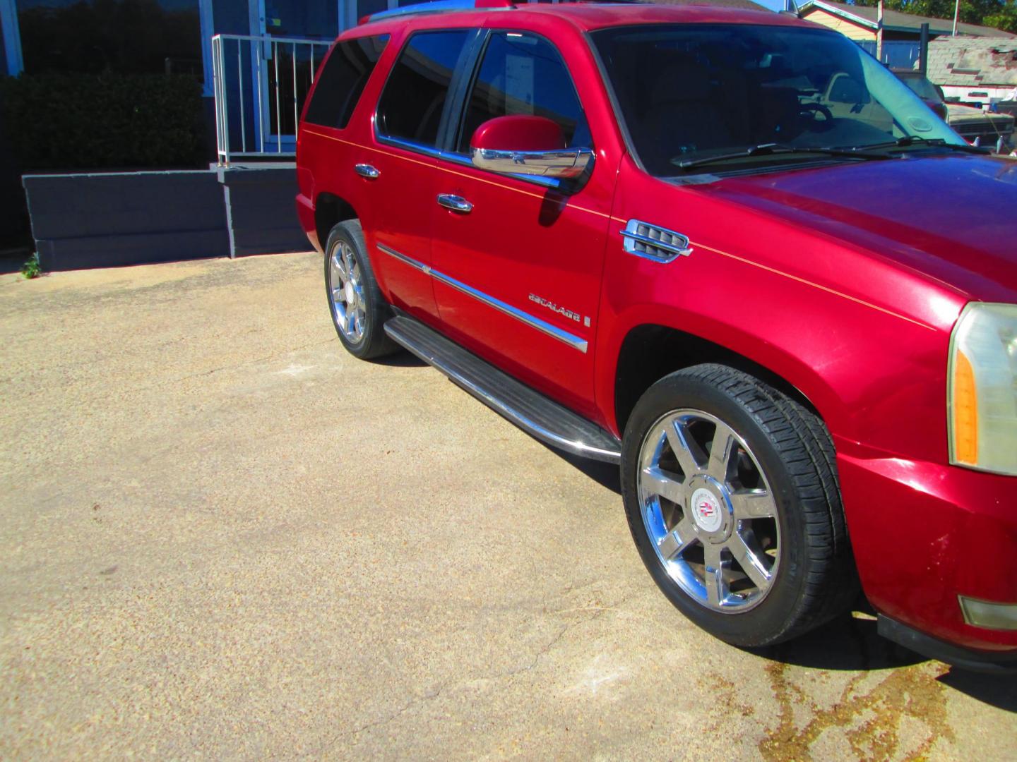 2008 RED Cadillac Escalade AWD (1GYFK63858R) with an 6.2L V8 OHV 16V engine, 6-Speed Automatic Overdrive transmission, located at 1815 NE 28th St., Fort Worth, TX, 76106, (817) 625-6251, 32.795582, -97.333069 - Photo#2