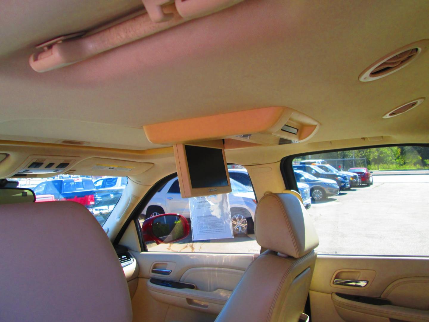 2008 RED Cadillac Escalade AWD (1GYFK63858R) with an 6.2L V8 OHV 16V engine, 6-Speed Automatic Overdrive transmission, located at 1815 NE 28th St., Fort Worth, TX, 76106, (817) 625-6251, 32.795582, -97.333069 - Photo#9