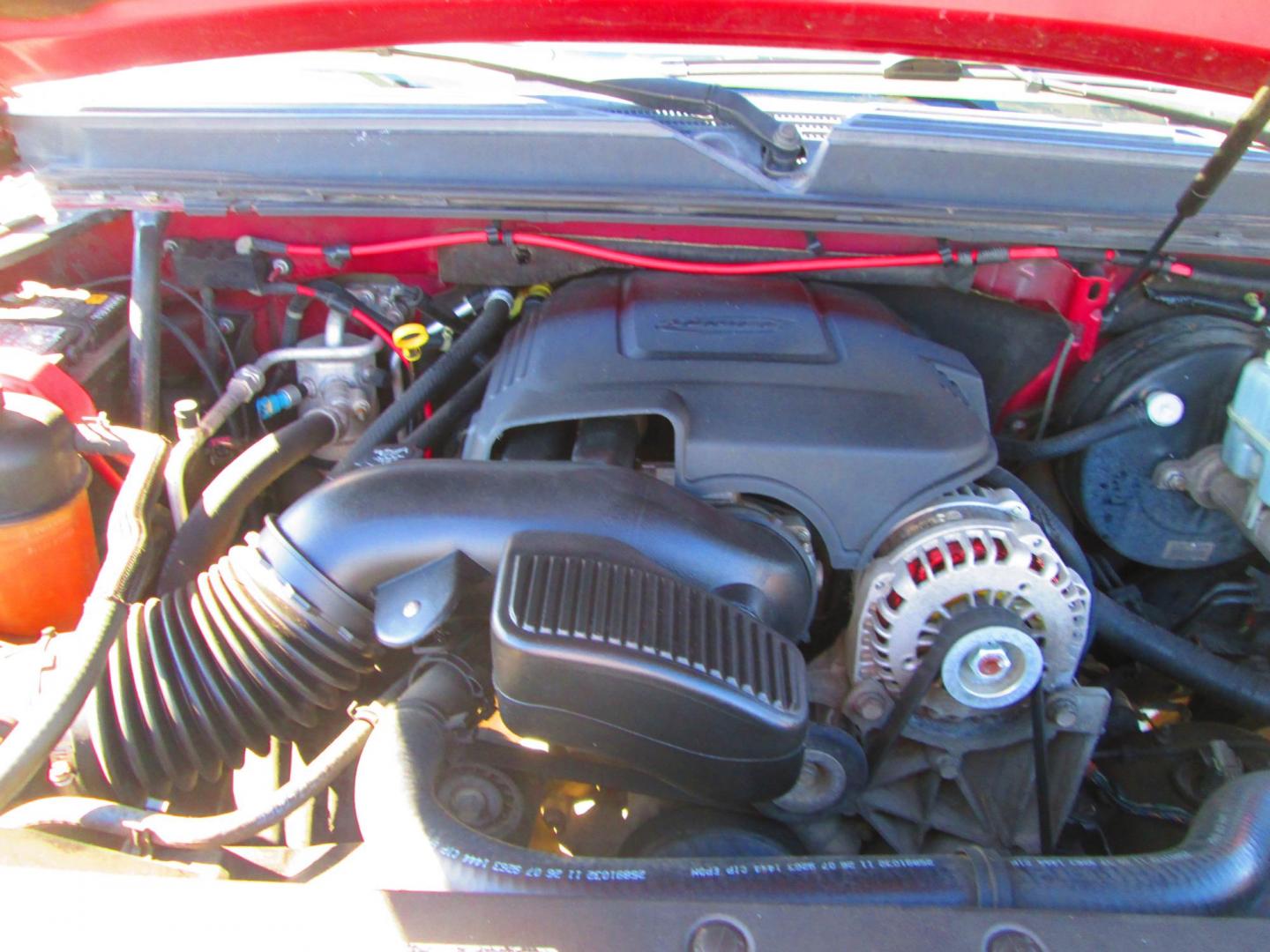 2008 RED Cadillac Escalade AWD (1GYFK63858R) with an 6.2L V8 OHV 16V engine, 6-Speed Automatic Overdrive transmission, located at 1815 NE 28th St., Fort Worth, TX, 76106, (817) 625-6251, 32.795582, -97.333069 - Photo#12