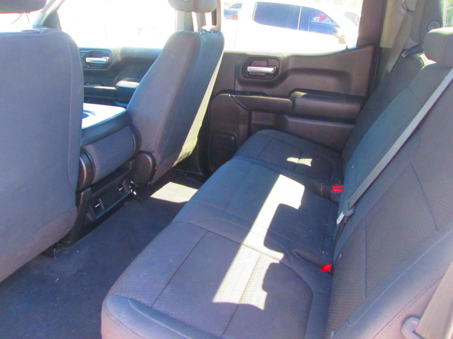 2020 WHITE Chevrolet Silverado 1500 Custom Crew Cab Short Box 2WD (3GCPWBEK1LG) with an 2.7L L4 DOHC 16V TURBO engine, 6A transmission, located at 1815 NE 28th St., Fort Worth, TX, 76106, (817) 625-6251, 32.795582, -97.333069 - Photo#10