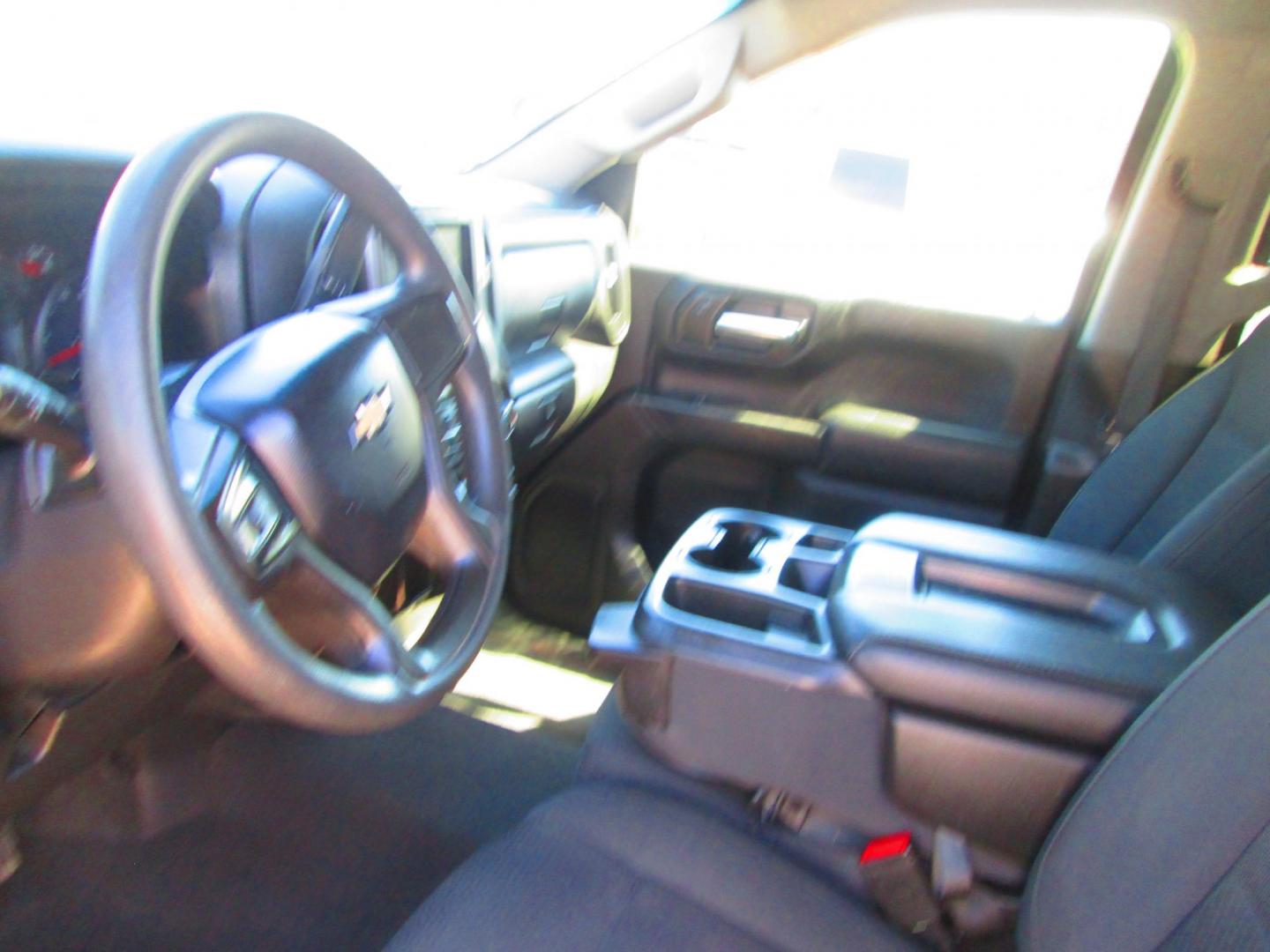 2020 WHITE Chevrolet Silverado 1500 Custom Crew Cab Short Box 2WD (3GCPWBEK1LG) with an 2.7L L4 DOHC 16V TURBO engine, 6A transmission, located at 1815 NE 28th St., Fort Worth, TX, 76106, (817) 625-6251, 32.795582, -97.333069 - Photo#12