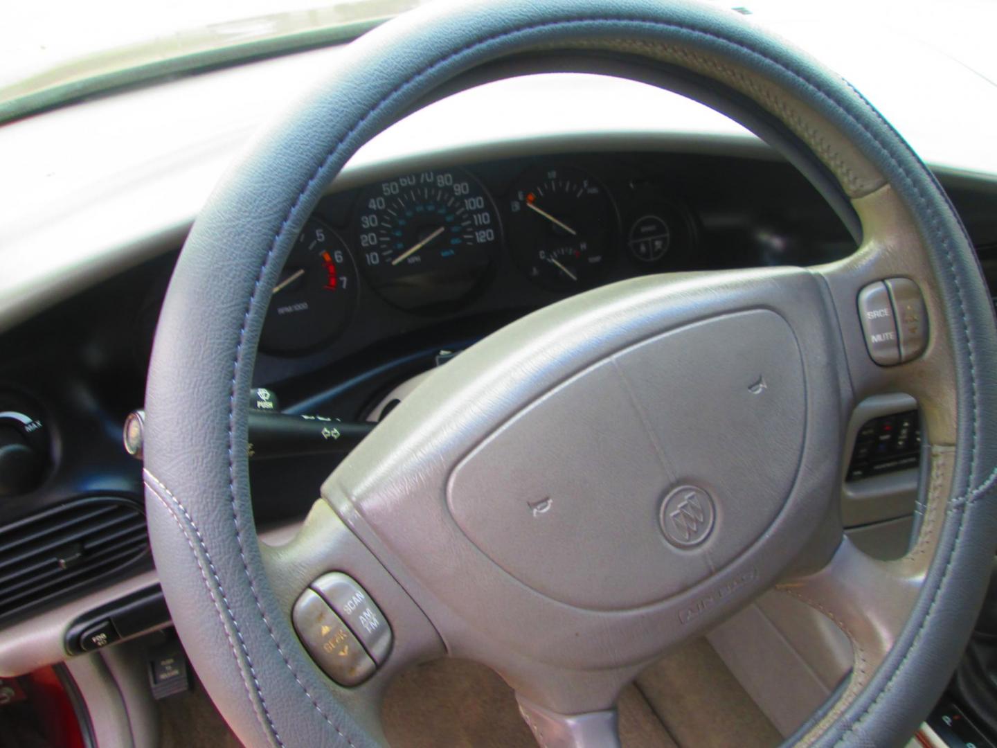 2000 /BURGUNDY Buick Regal LS (2G4WB52K9Y1) with an 3.8L V6 OHV 12V engine, 4-Speed Automatic Overdrive transmission, located at 1815 NE 28th St., Fort Worth, TX, 76106, (817) 625-6251, 32.795582, -97.333069 - Photo#11