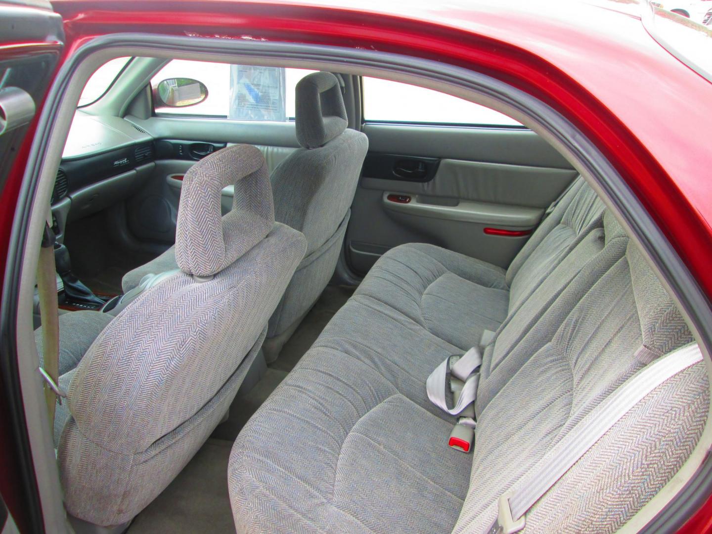 2000 /BURGUNDY Buick Regal LS (2G4WB52K9Y1) with an 3.8L V6 OHV 12V engine, 4-Speed Automatic Overdrive transmission, located at 1815 NE 28th St., Fort Worth, TX, 76106, (817) 625-6251, 32.795582, -97.333069 - Photo#8