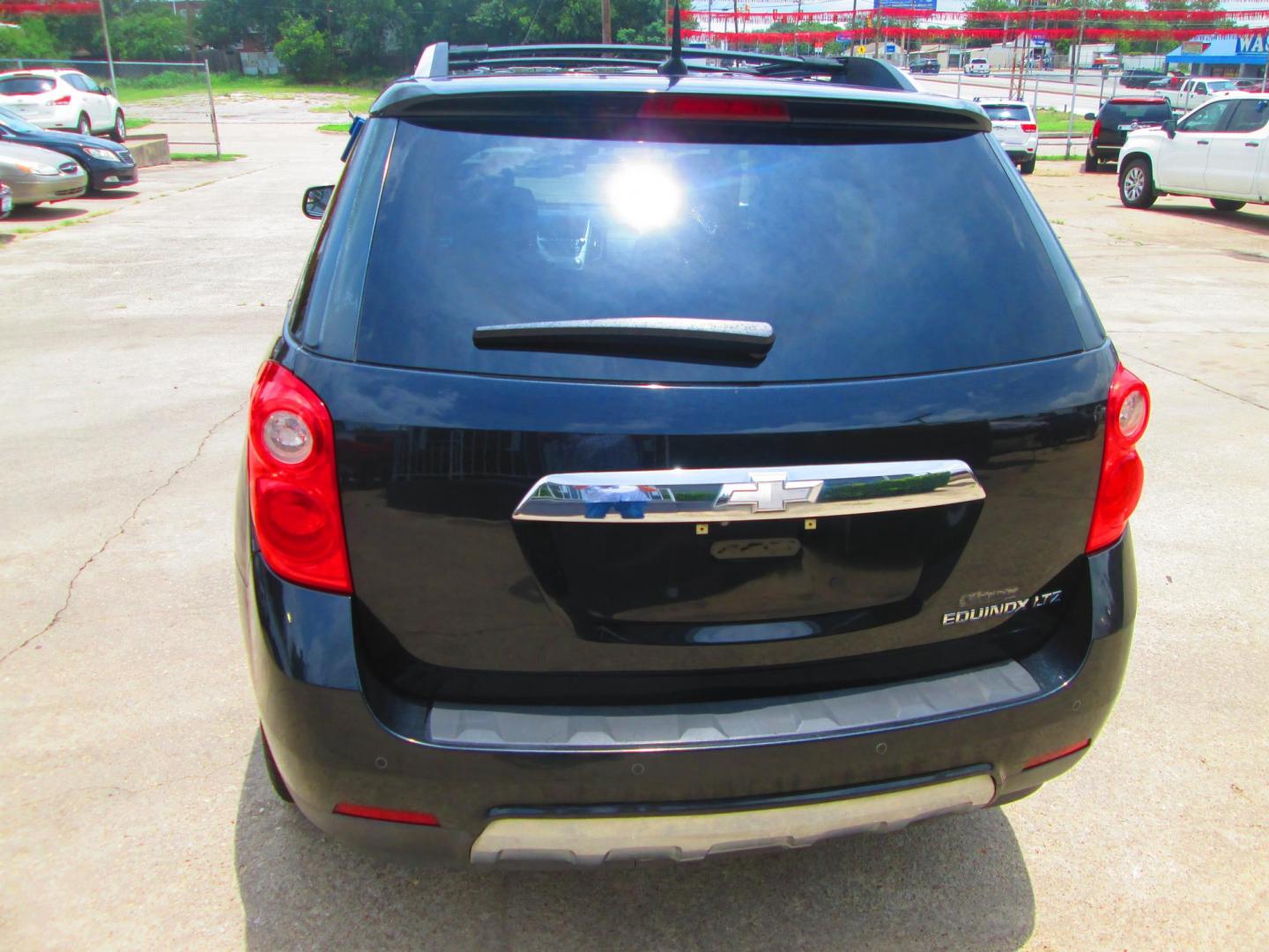 2012 BLACK Chevrolet Equinox LTZ 2WD (2GNALFEK6C6) with an 2.4L L4 DOHC 16V engine, 6-Speed Automatic transmission, located at 1815 NE 28th St., Fort Worth, TX, 76106, (817) 625-6251, 32.795582, -97.333069 - Photo#5