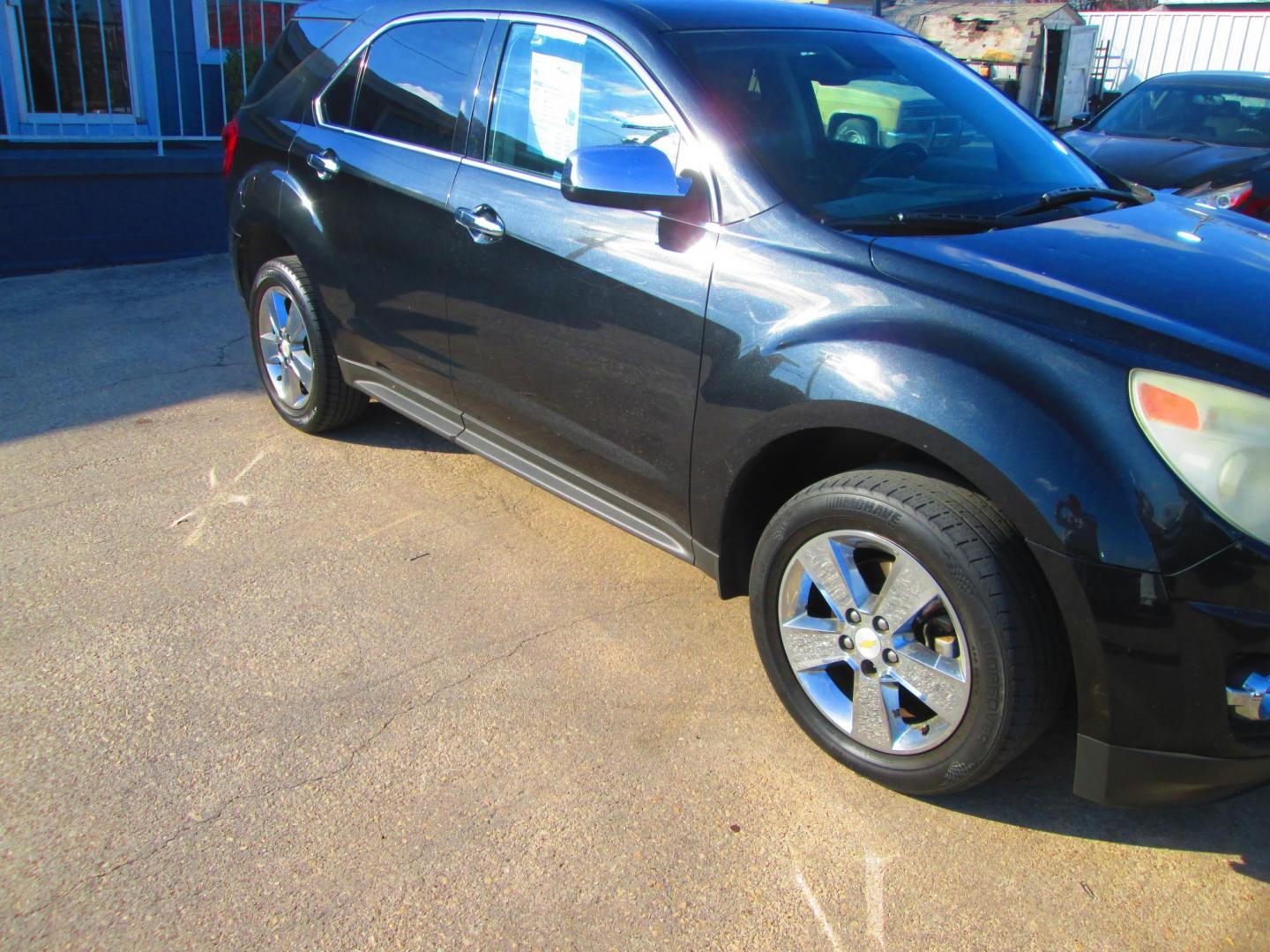 2012 BLACK Chevrolet Equinox LTZ 2WD (2GNALFEK6C6) with an 2.4L L4 DOHC 16V engine, 6-Speed Automatic transmission, located at 1815 NE 28th St., Fort Worth, TX, 76106, (817) 625-6251, 32.795582, -97.333069 - Photo#2