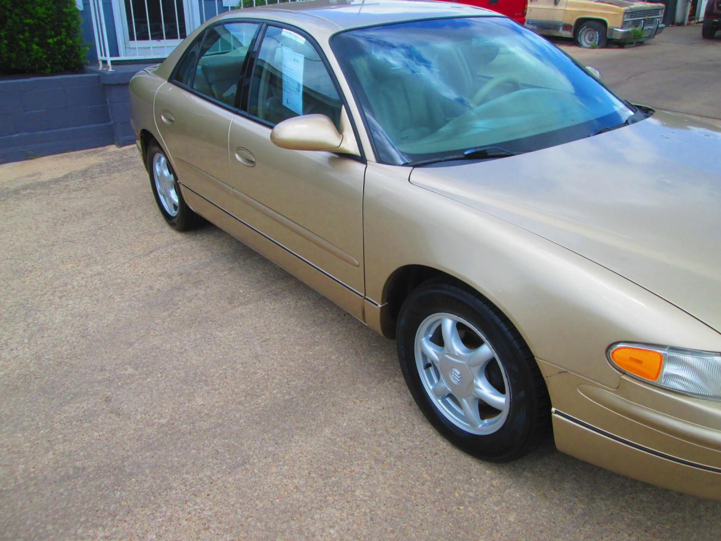 2004 GOLD Buick Regal LS (2G4WB52K341) with an 3.8L V6 OHV 12V engine, 4-Speed Automatic Overdrive transmission, located at 1815 NE 28th St., Fort Worth, TX, 76106, (817) 625-6251, 32.795582, -97.333069 - Photo#2
