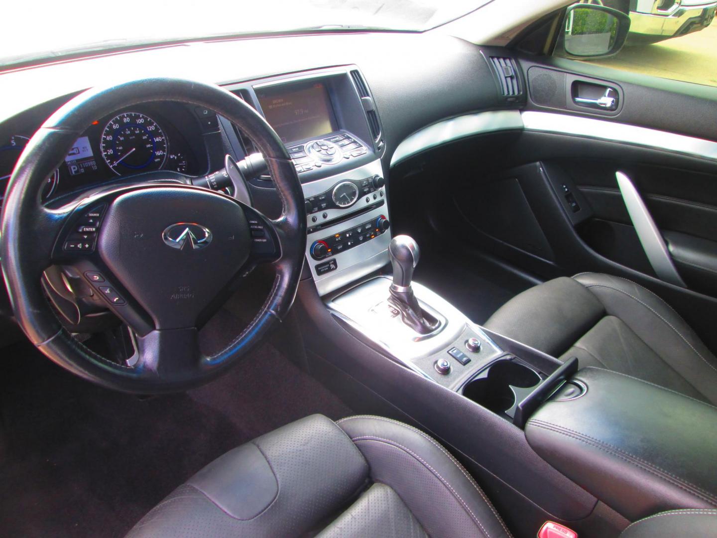 2014 WHITE Infiniti Q60 Coupe AWD (JN1CV6EL6EM) with an 3.7L V6 DOHC 24V engine, 7-Speed Automatic transmission, located at 1815 NE 28th St., Fort Worth, TX, 76106, (817) 625-6251, 32.795582, -97.333069 - Photo#9