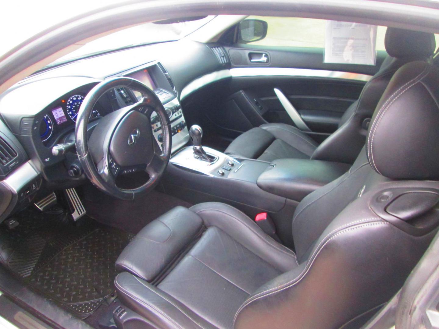 2014 WHITE Infiniti Q60 Coupe AWD (JN1CV6EL6EM) with an 3.7L V6 DOHC 24V engine, 7-Speed Automatic transmission, located at 1815 NE 28th St., Fort Worth, TX, 76106, (817) 625-6251, 32.795582, -97.333069 - Photo#20