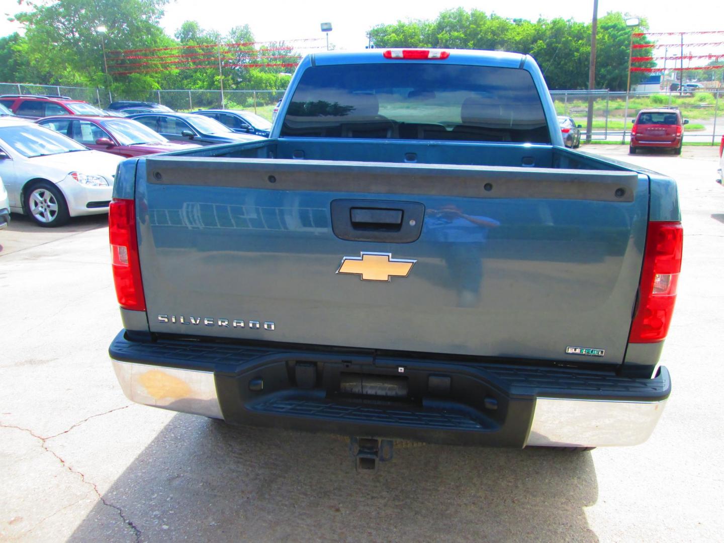 2010 BLUE Chevrolet Silverado 1500 LT1 Crew Cab 4WD (3GCRKSE31AG) with an 5.3L V8 OHV 16V FFV engine, 4-Speed Automatic transmission, located at 1815 NE 28th St., Fort Worth, TX, 76106, (817) 625-6251, 32.795582, -97.333069 - Photo#5