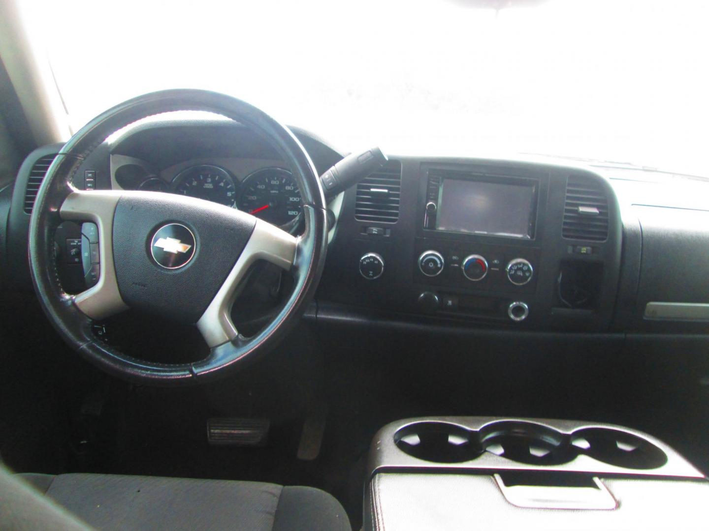 2010 BLUE Chevrolet Silverado 1500 LT1 Crew Cab 4WD (3GCRKSE31AG) with an 5.3L V8 OHV 16V FFV engine, 4-Speed Automatic transmission, located at 1815 NE 28th St., Fort Worth, TX, 76106, (817) 625-6251, 32.795582, -97.333069 - Photo#9