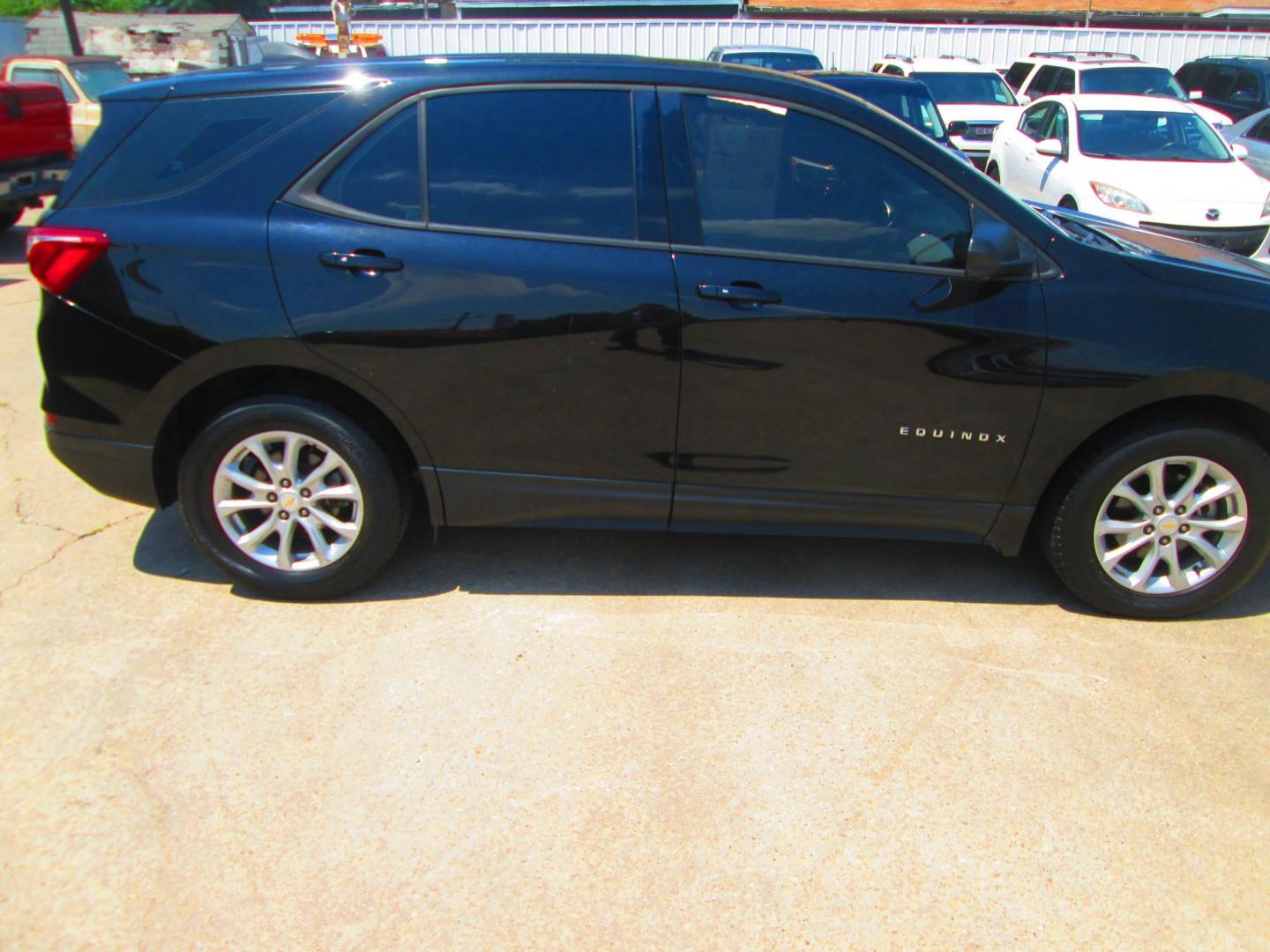 2018 BLACK Chevrolet Equinox LS 2WD (2GNAXHEV2J6) with an 1.5L L4 DIR DOHC 16V TURBO engine, 6A transmission, located at 1815 NE 28th St., Fort Worth, TX, 76106, (817) 625-6251, 32.795582, -97.333069 - Photo#3