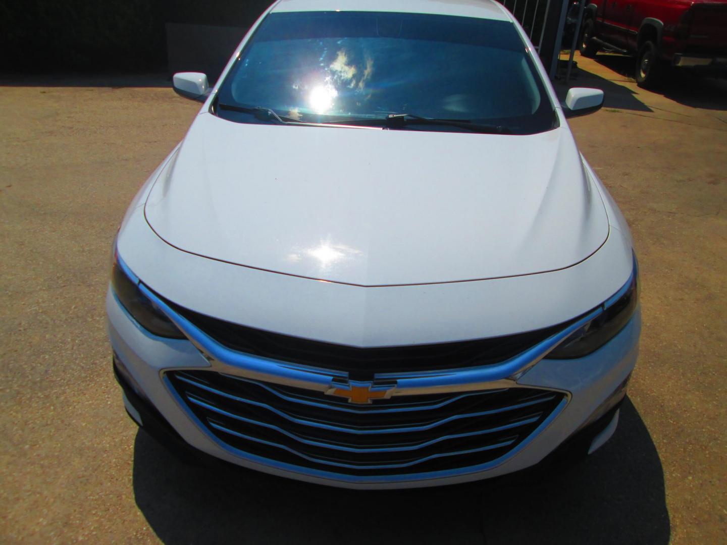 2020 WHITE Chevrolet Malibu LT (1G1ZD5ST8LF) with an 1.5L L4 DOHC 16V engine, 6A transmission, located at 1815 NE 28th St., Fort Worth, TX, 76106, (817) 625-6251, 32.795582, -97.333069 - Photo#1