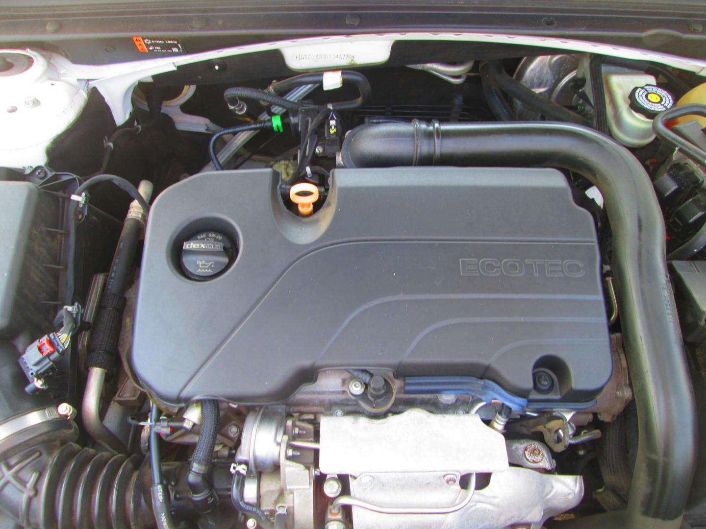 2020 WHITE Chevrolet Malibu LT (1G1ZD5ST8LF) with an 1.5L L4 DOHC 16V engine, 6A transmission, located at 1815 NE 28th St., Fort Worth, TX, 76106, (817) 625-6251, 32.795582, -97.333069 - Photo#11