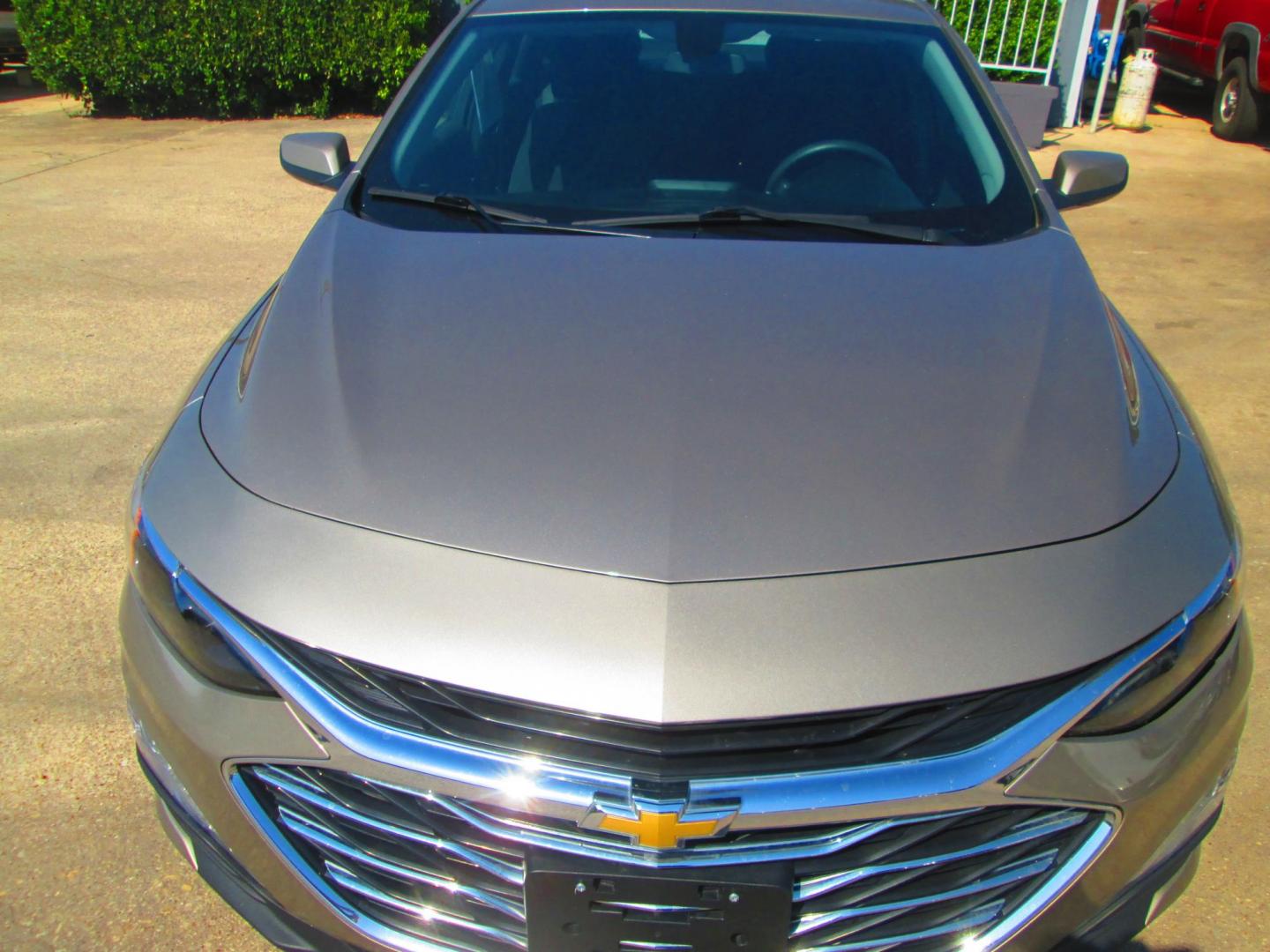 2022 GOLD Chevrolet Malibu LT (1G1ZD5ST3NF) with an 1.5L L4 DOHC 16V engine, 6A transmission, located at 1815 NE 28th St., Fort Worth, TX, 76106, (817) 625-6251, 32.795582, -97.333069 - Photo#1