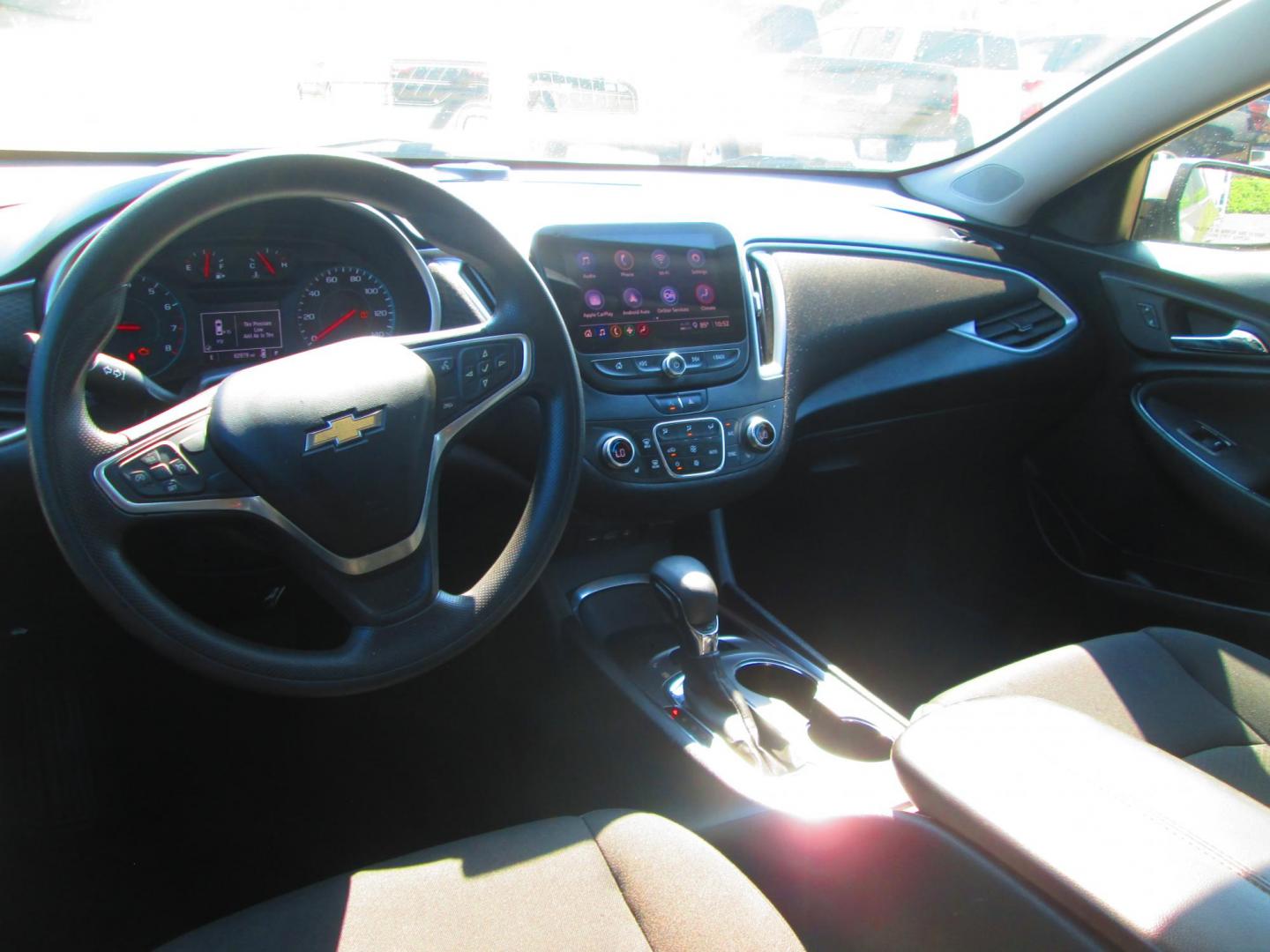 2022 GOLD Chevrolet Malibu LT (1G1ZD5ST3NF) with an 1.5L L4 DOHC 16V engine, 6A transmission, located at 1815 NE 28th St., Fort Worth, TX, 76106, (817) 625-6251, 32.795582, -97.333069 - Photo#9